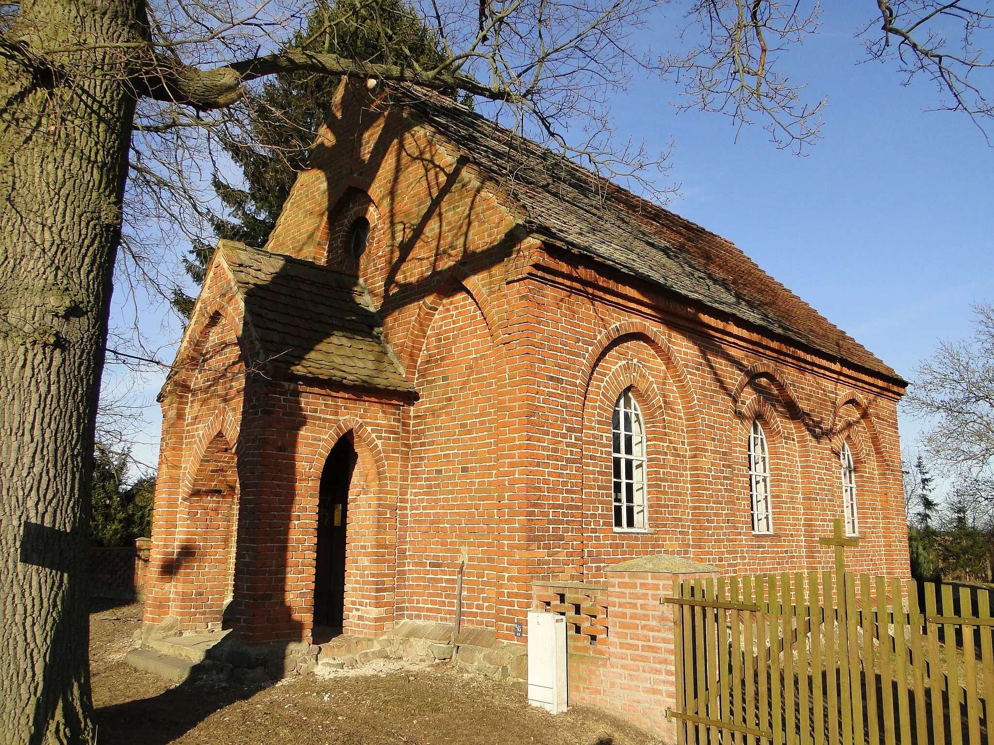 Photo showing: Church in Conow, district Mecklenburg-Strelitz, Mecklenburg-Vorpommern, Germany