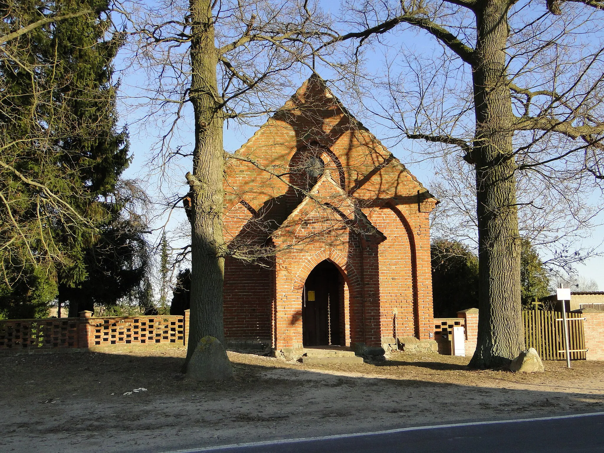 Photo showing: Church in Conow, district Mecklenburg-Strelitz, Mecklenburg-Vorpommern, Germany