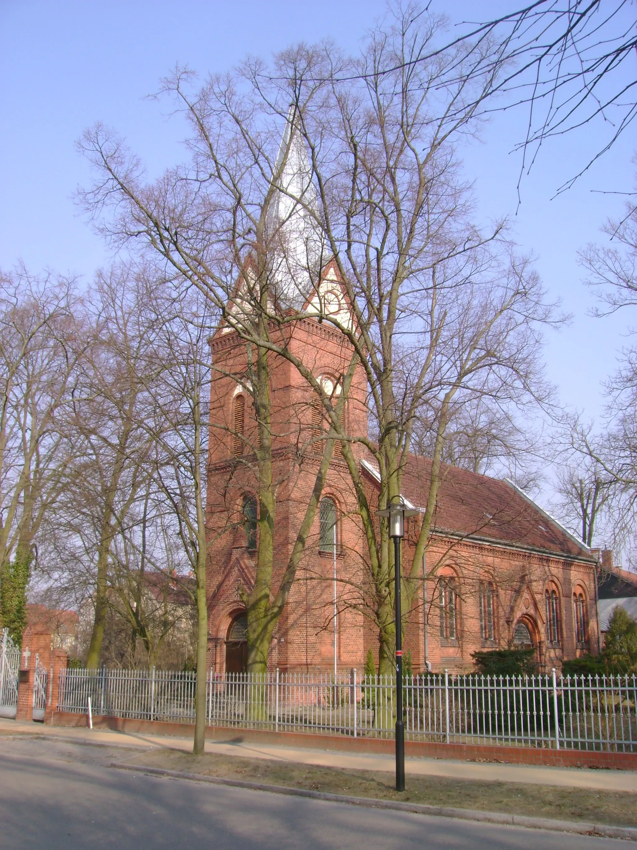 Photo showing: Katholische Kirche St. Josef in Velten, Schulstraße 7. Erbaut 1885