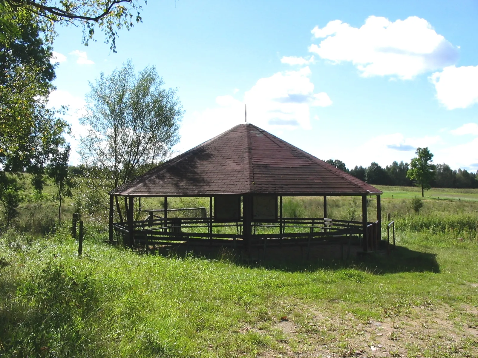 Photo showing: Place of the abandoned village Ruhn south of the hill Ruhner Berg in Mecklenburg-Vorpommern, Germany