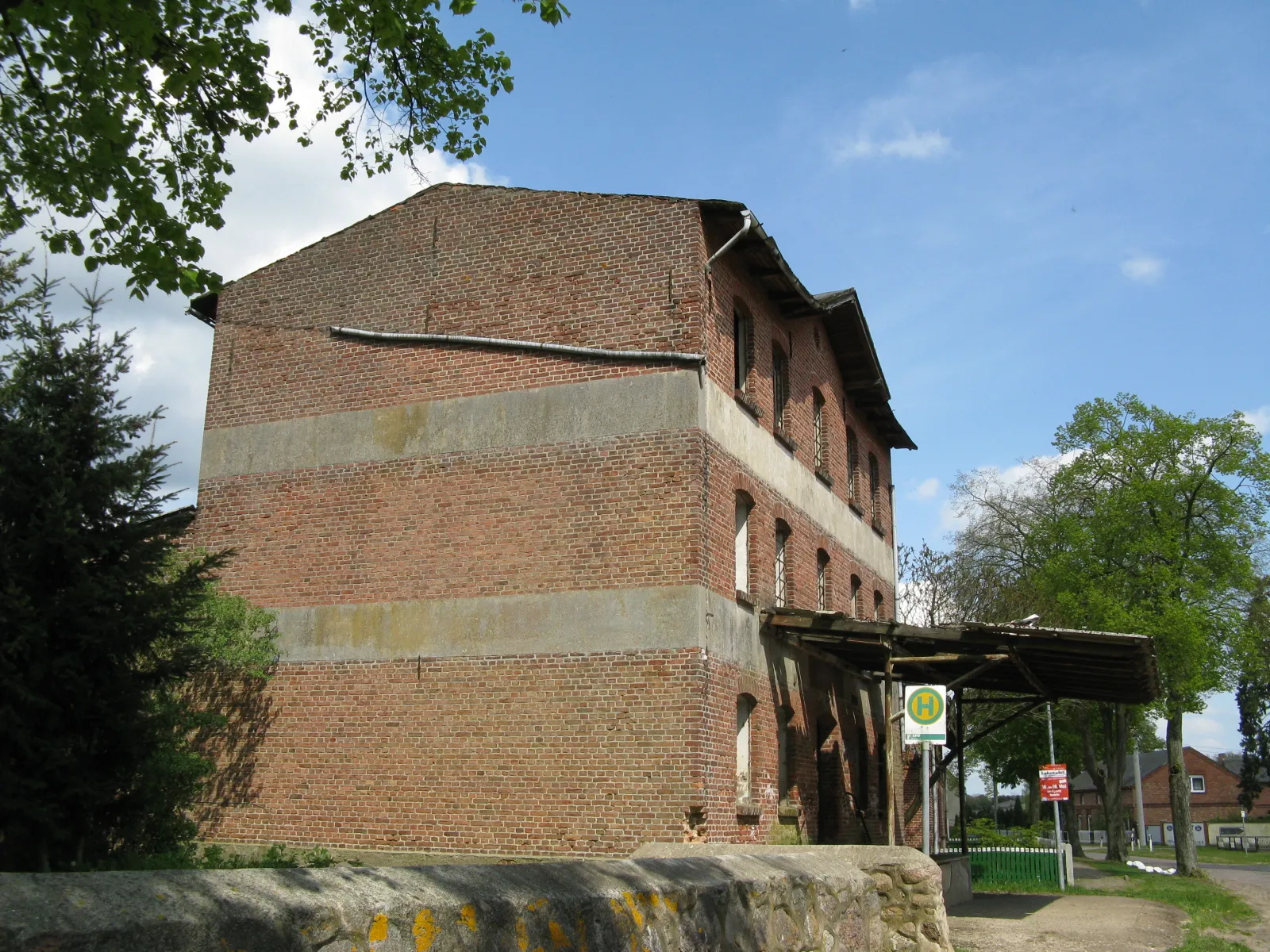 Photo showing: Ruin of a former mill in Gorlosen, disctrict Ludwigslust, Mecklenburg-Vorpommern, Germany