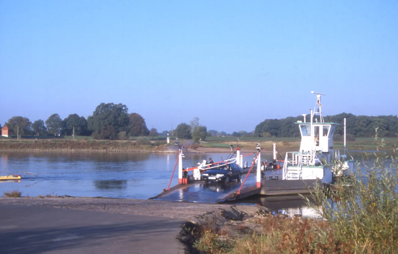 Photo showing: Drift-ferry on river Elbe north of Magdeburg, Germany