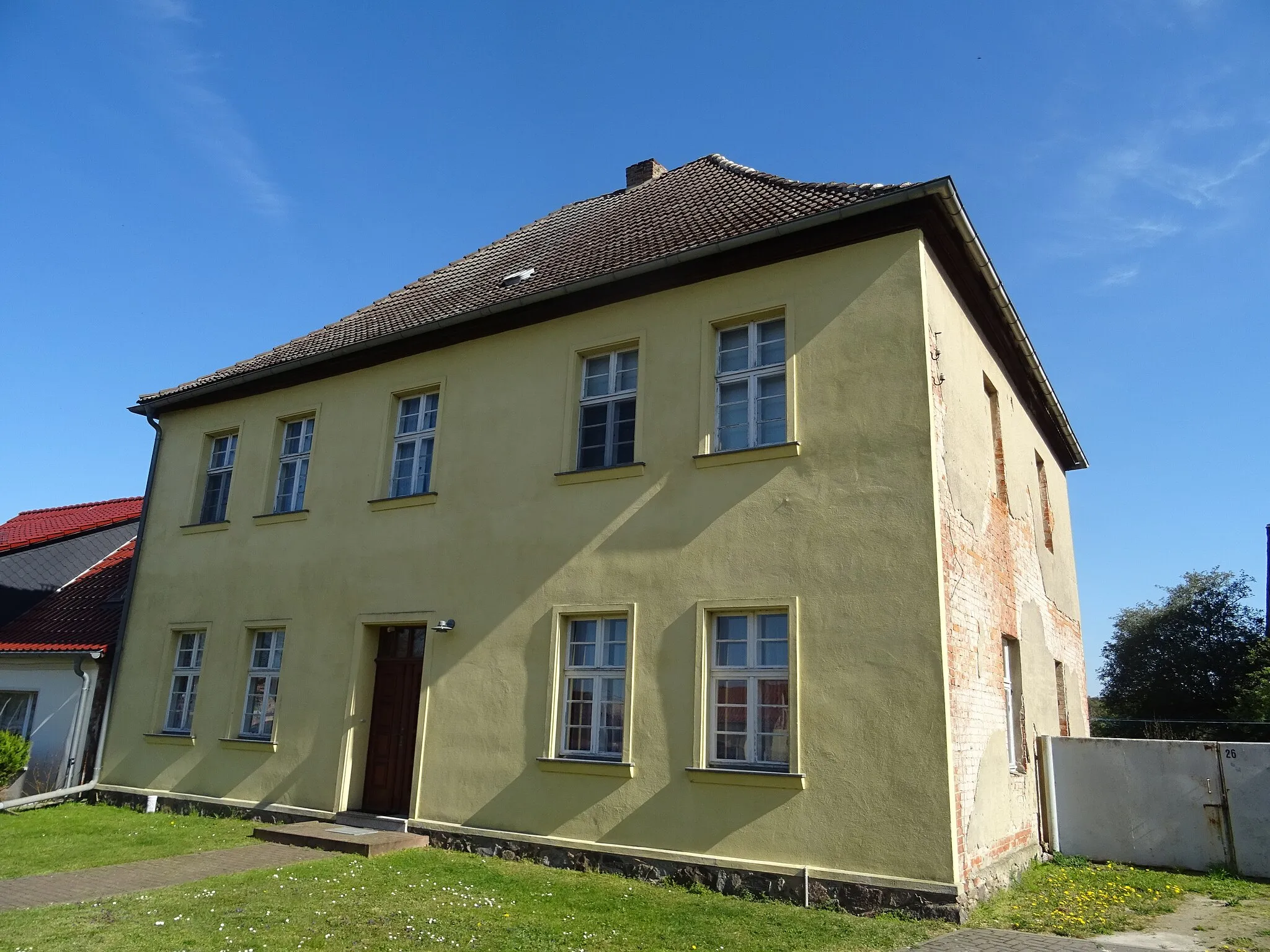 Photo showing: Dahnsdorf, denkmalgeschütztes Pfarrhaus