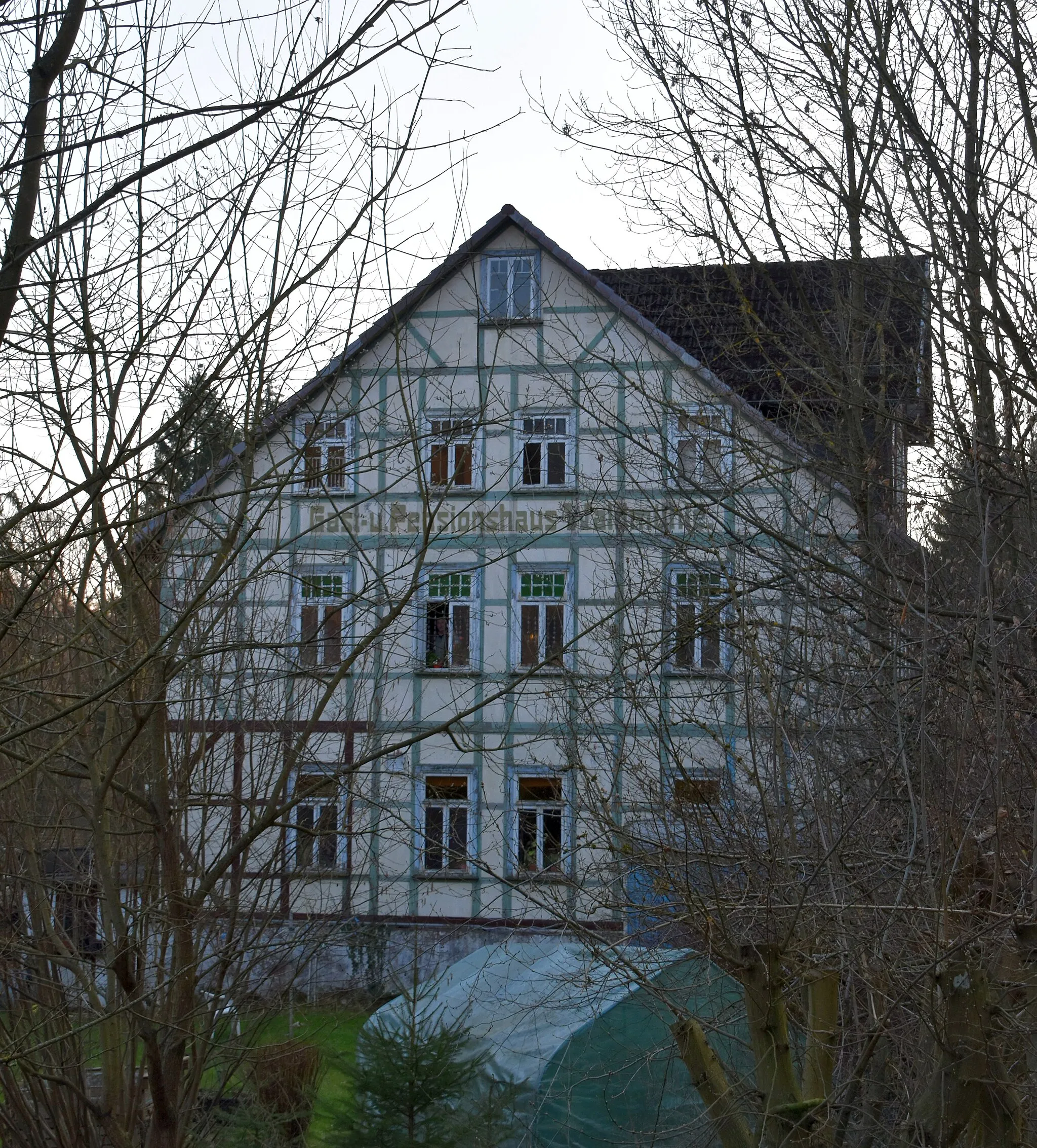 Photo showing: Denkmalgeschützte ehemalige Wassermühle und Hotel in Laubhütte, Ortsteil von Bad Grund.