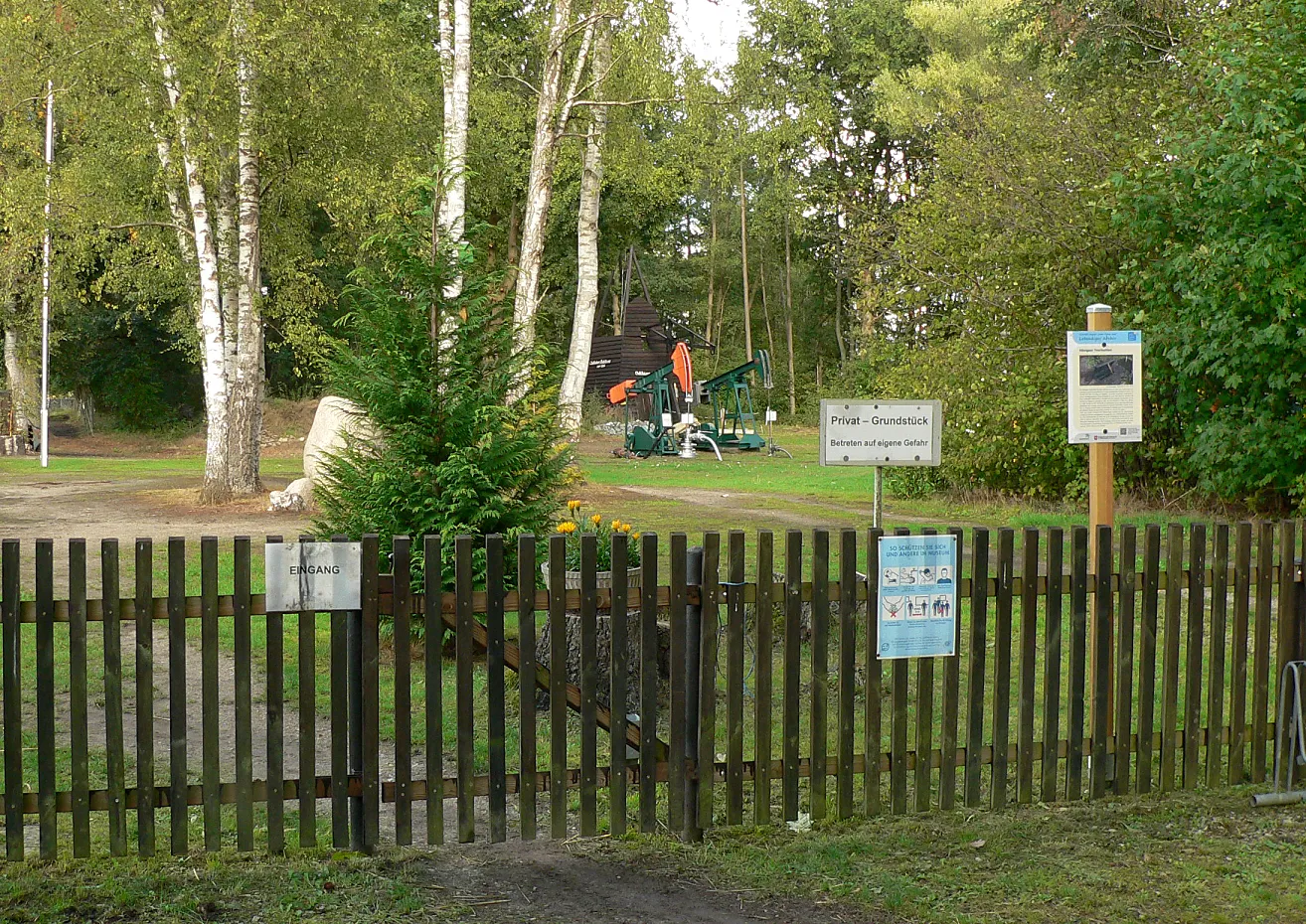 Photo showing: Gelände des Teerkuhlenmuseums Hänigsen