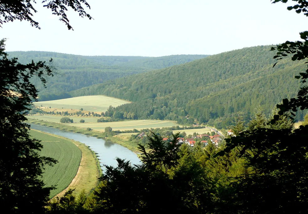 Photo showing: Bramwald und Ortsteil Glashütte von der Bramburg aus gesehen