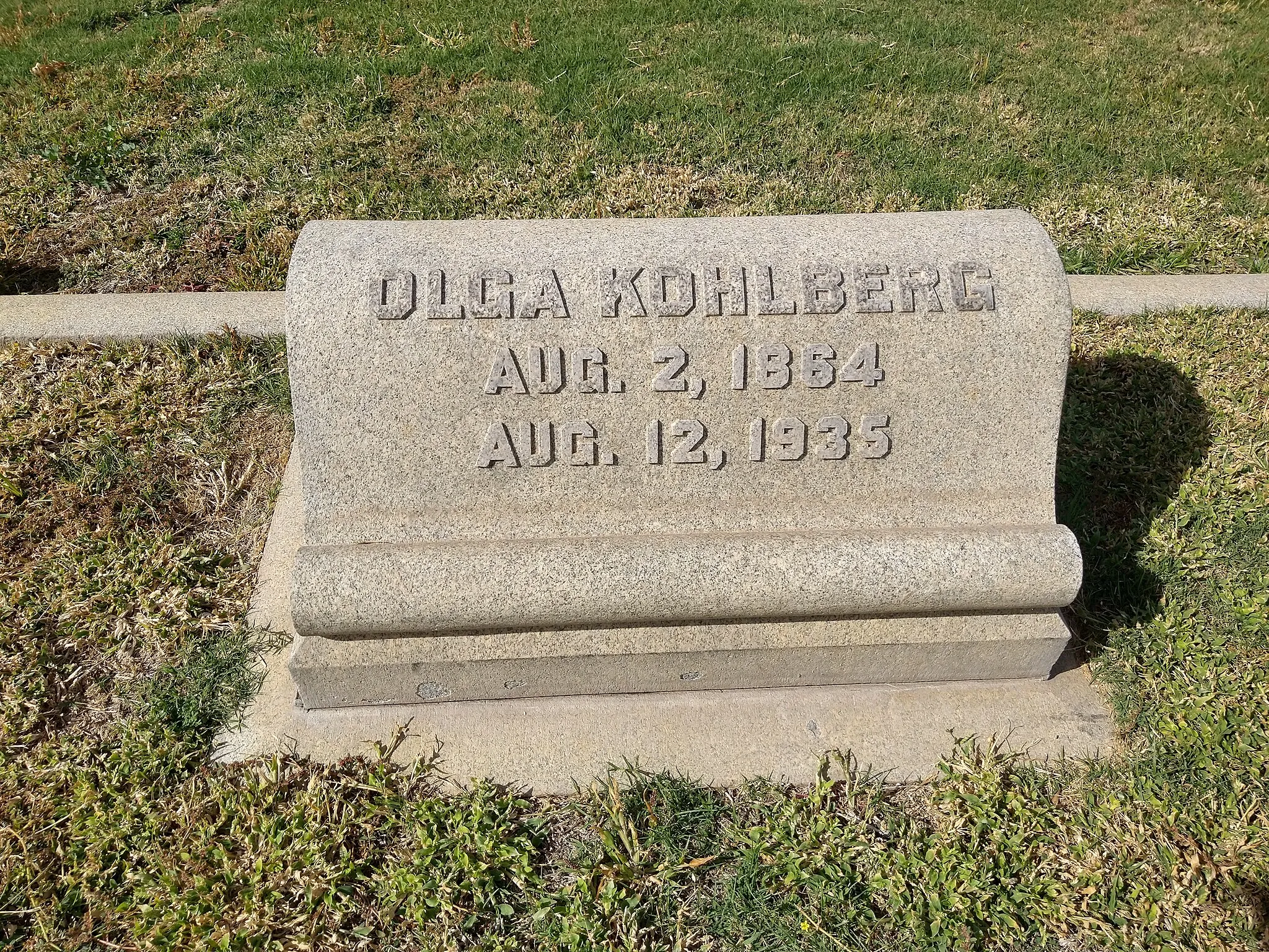 Photo showing: Olga Kohlberg Grave Marker