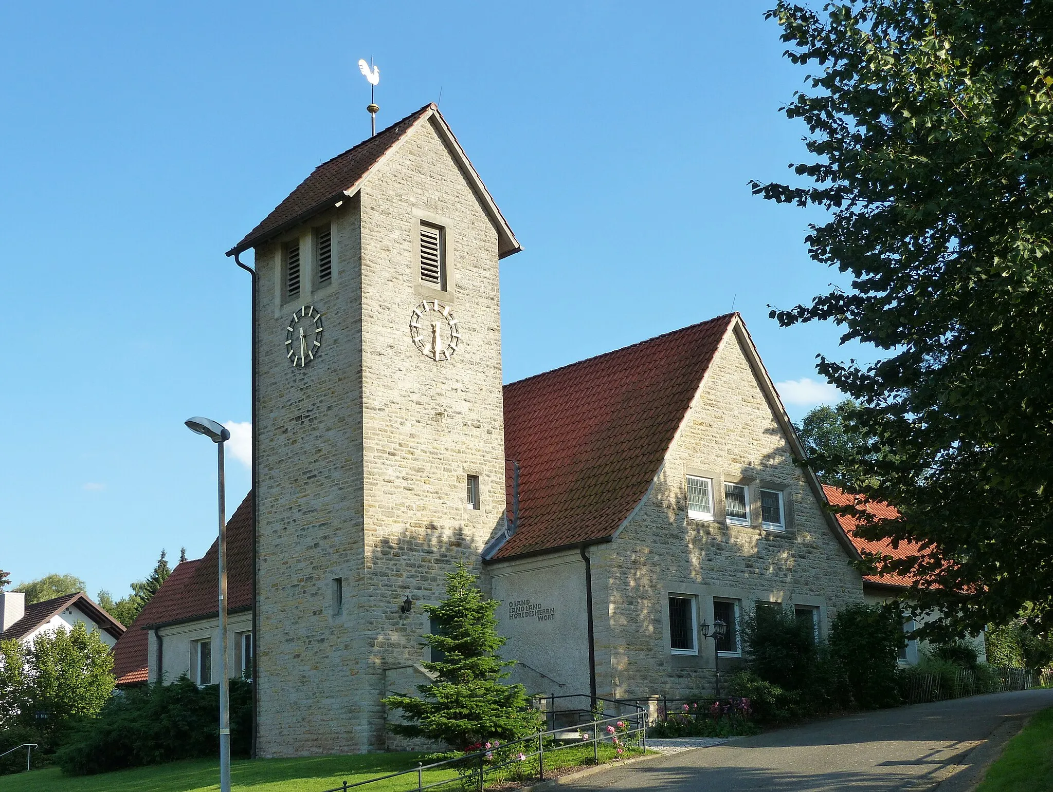 Photo showing: Evangelisch-lutherische Heilig-Geist-Kirche in Hilkerode, Stadt Duderstadt, südniedersächsisches Eichsfeld. Erbaut 1959