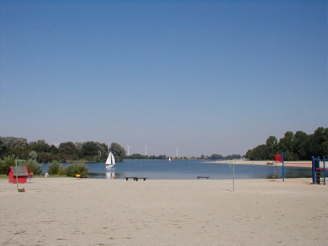 Photo showing: Salzgitter Lake in the year 2005