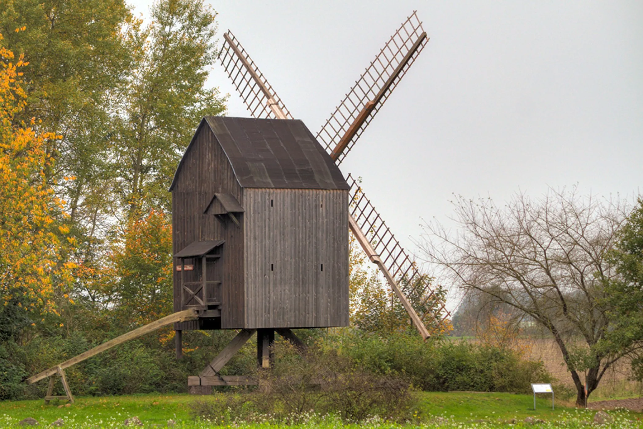 Photo showing: Kaisergarten-Mühle Suhlendorf