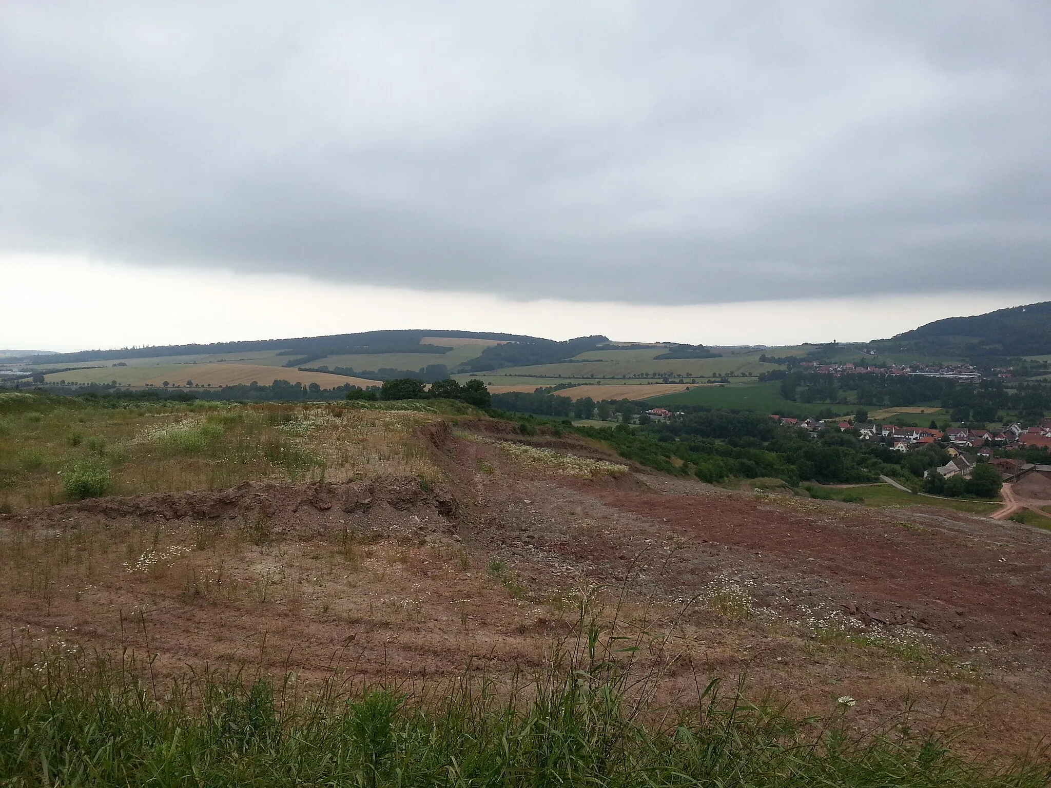 Photo showing: Blick auf Ferna und den Lindenberg bei Teistungen