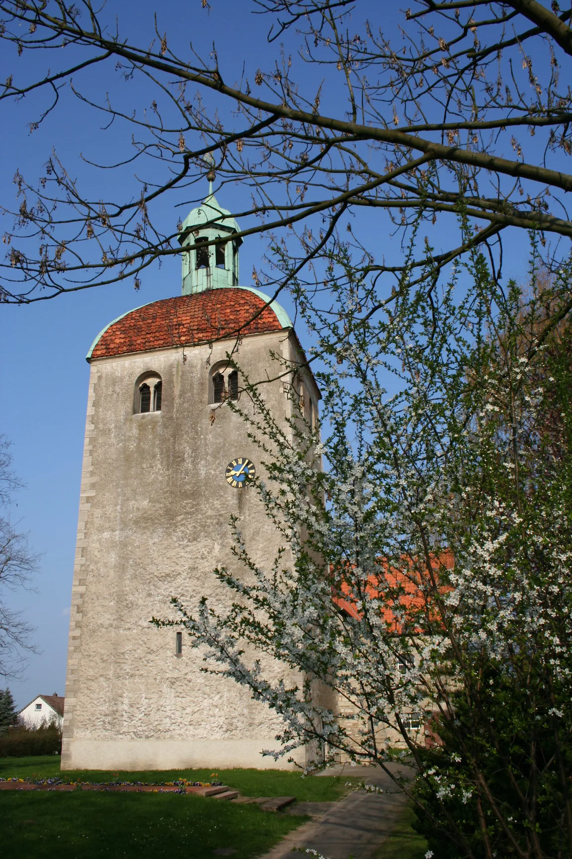 Photo showing: Kirchturm Salzdahlum von Westen