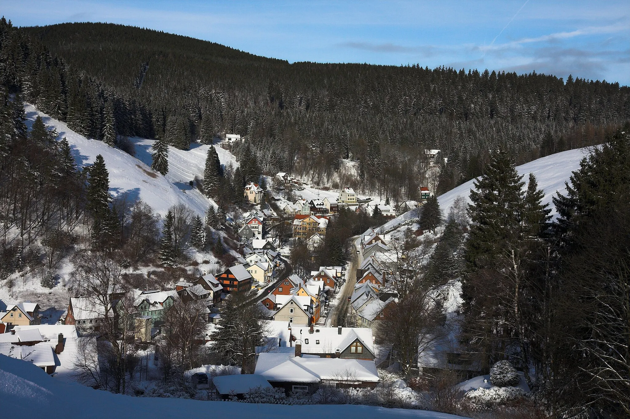 Photo showing: Blick auf das Ortszentrum von Wildemann und das untere Spiegeltal vom Gallenberg