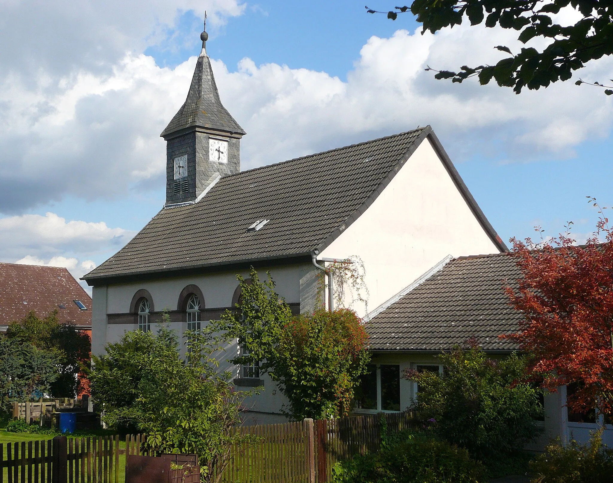 Photo showing: Evangelisch-reformierte Kirche in Reyershausen, Flecken Bovenden, Niedersachsen. Erbaut 1833 als spätklassizistischer Saalbau