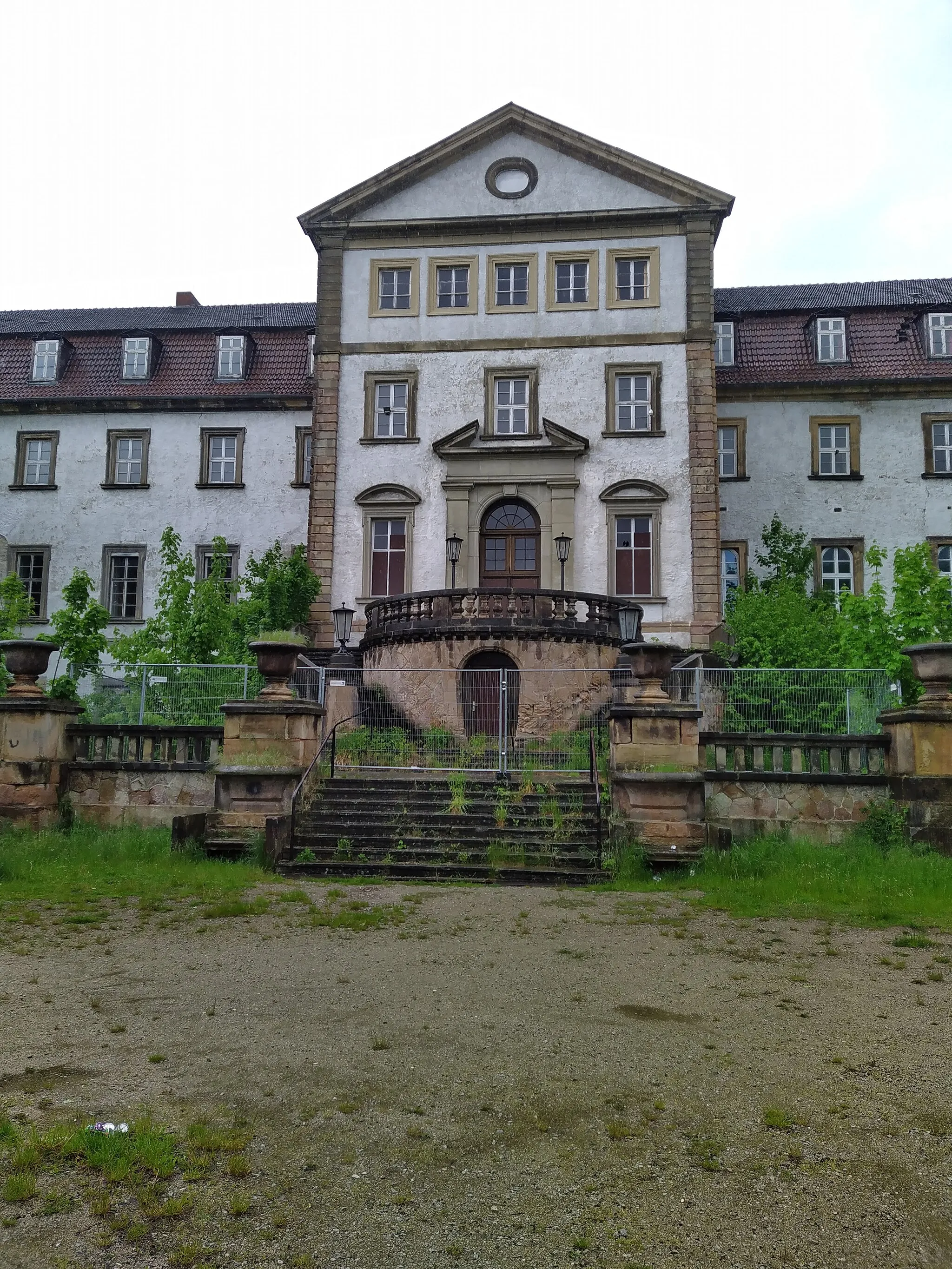 Photo showing: Schloss Ringelheim im Mai 2021 im Regen