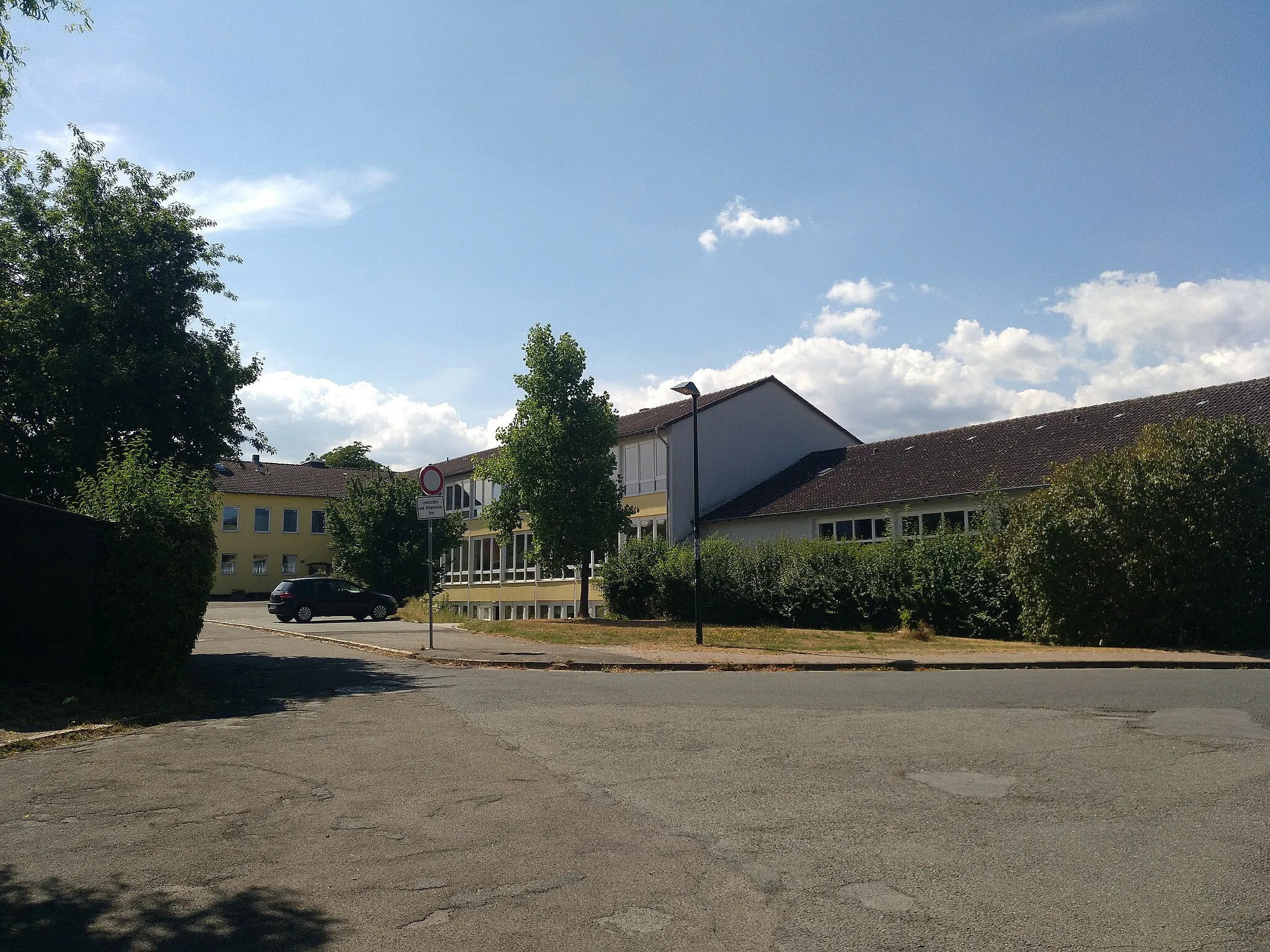Photo showing: Nordansicht auf die Grundschule Harlingerode