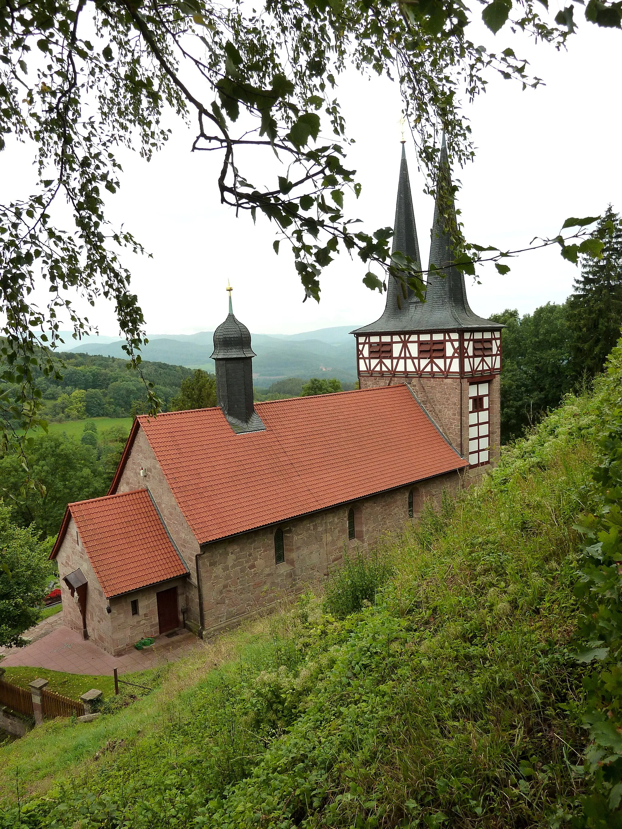 Photo showing: Katholische Kirche in Rimbach, Gemeinde Bornhagen, Thüringen. Der Mater dolorosa (Schmerzhaften Mutter) Maria geweiht.