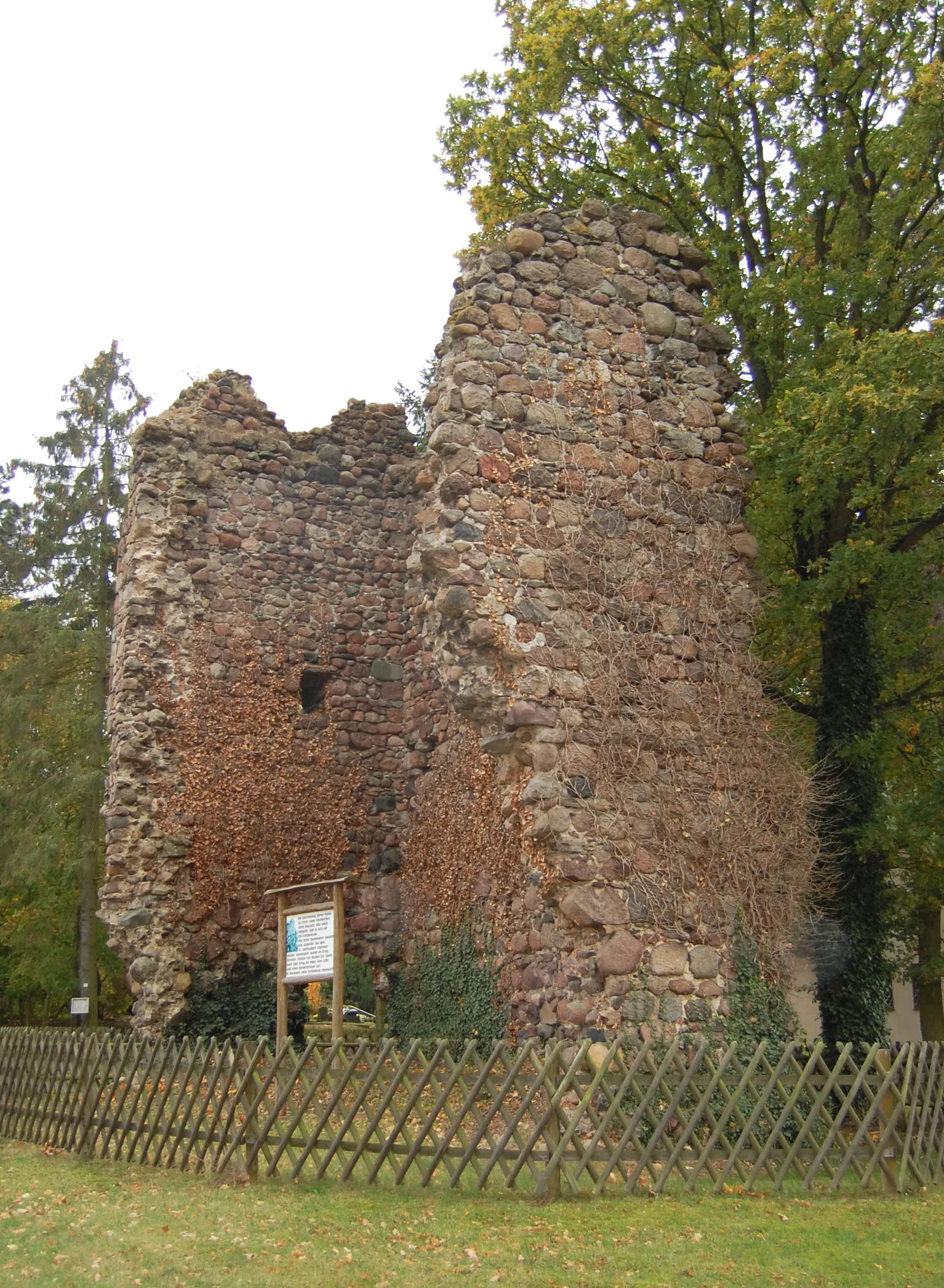 Photo showing: Kirchturmruine Dannenfeld in Immekath