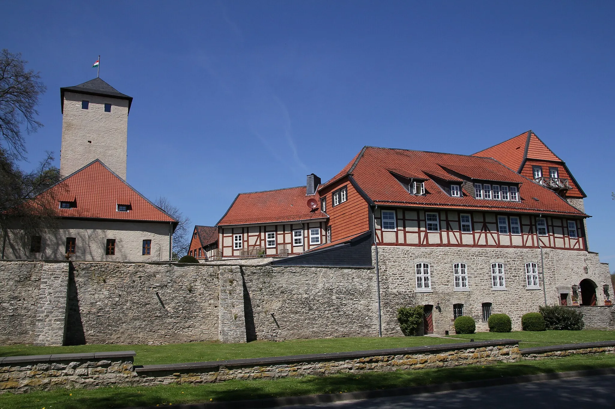 Photo showing: Burg Warberg im Landkreis Helmstedt.