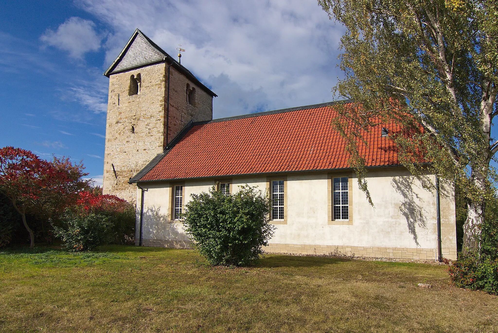 Photo showing: Historische St.-Bartholomäus-Kirche in Dorstadt, Niedersachsen, Deutschland.