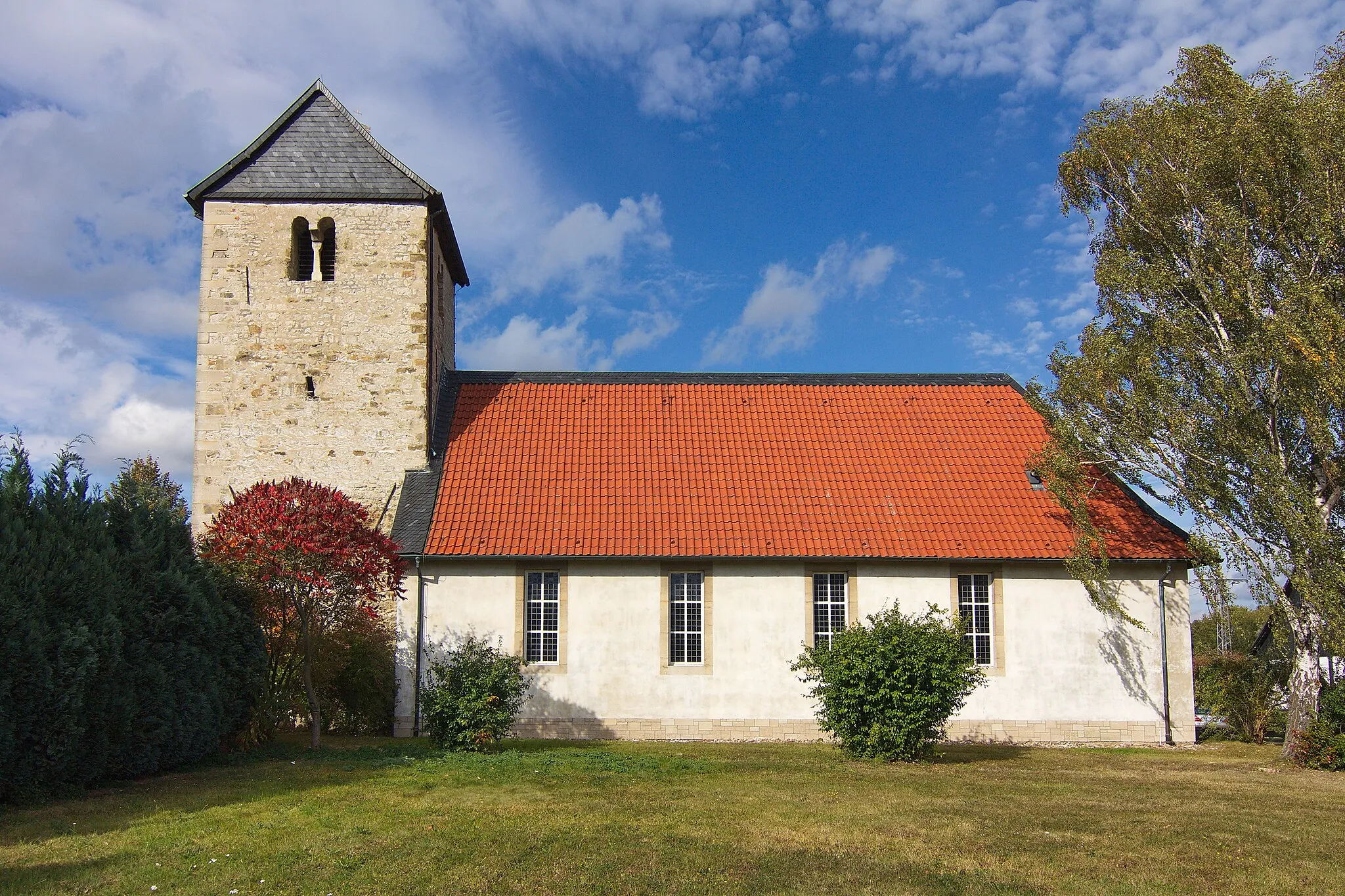 Photo showing: Historische St.-Bartholomäus-Kirche in Dorstadt, Niedersachsen, Deutschland.