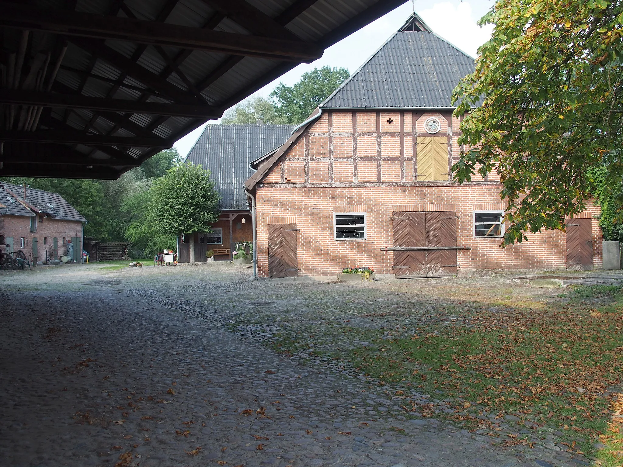 Photo showing: Bauernhaus in Fachwerkbauweise Heerstr., Scharnhorst, Gemeinde Eschede, Landkreis Celle