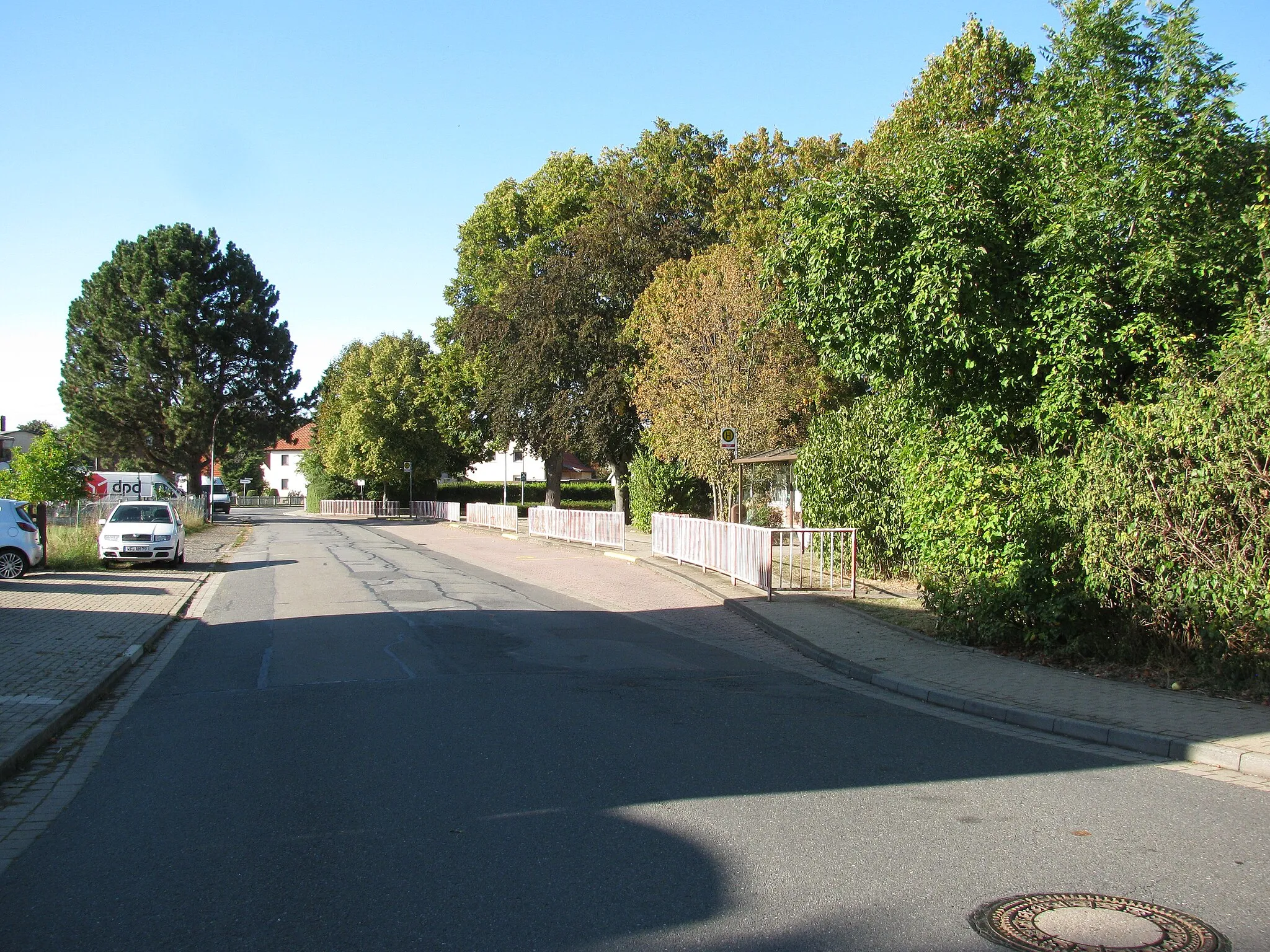 Photo showing: die Bushaltestelle Schule in der Börßumer Straße in Hornburg