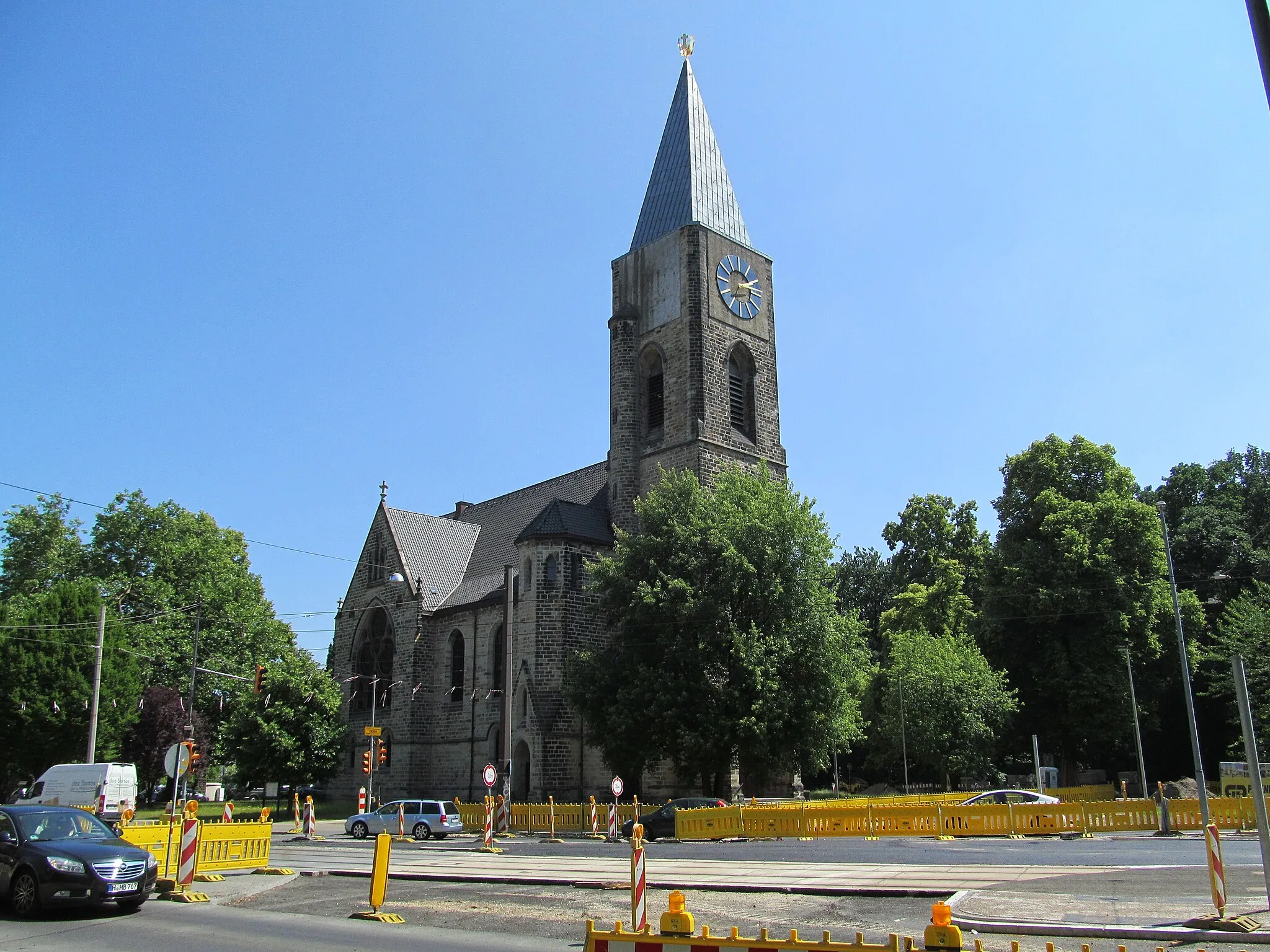 Photo showing: die Petrikirche in Hannover-Kleefeld