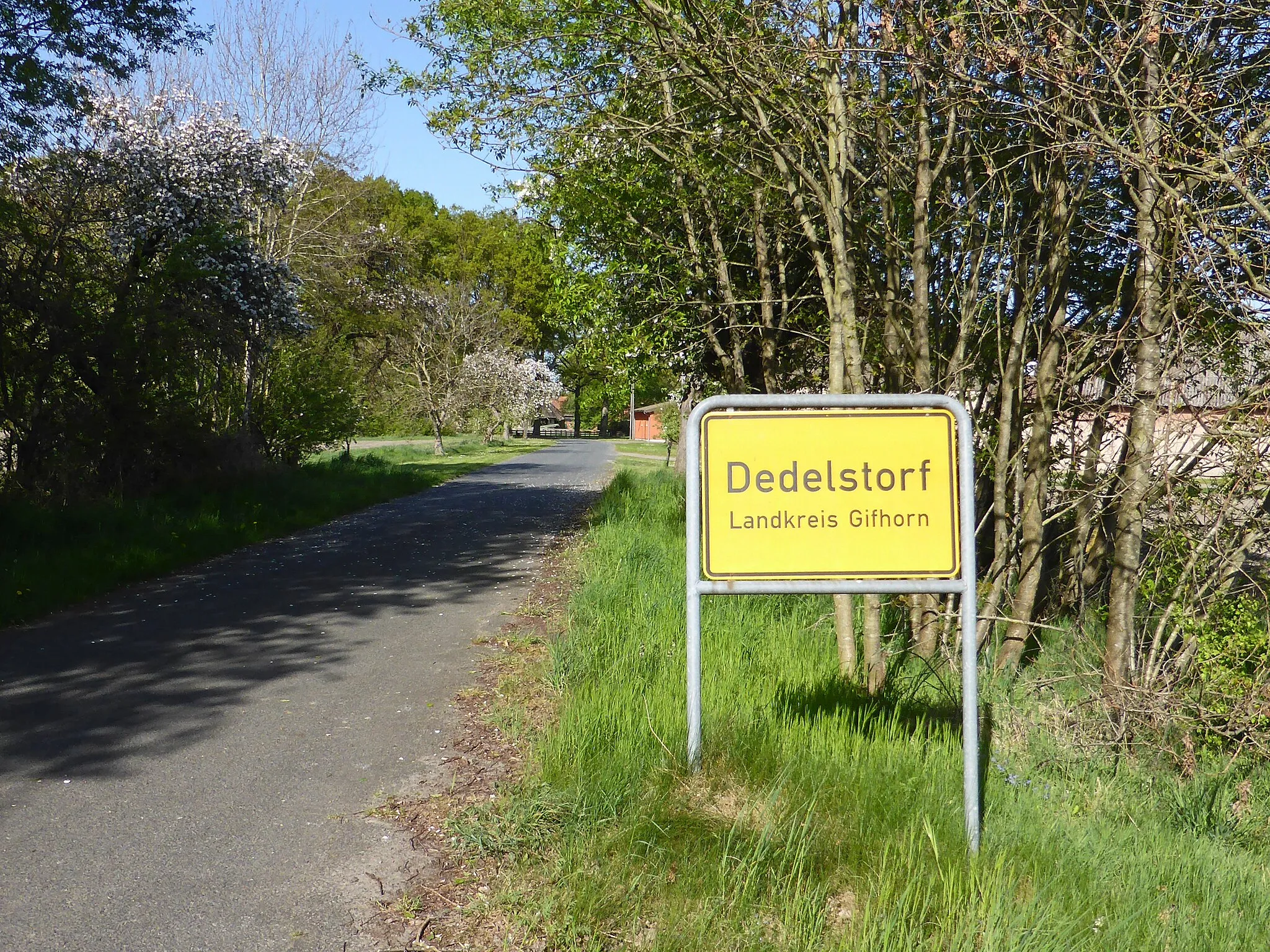 Photo showing: Ortseingang von Dedelstorf.