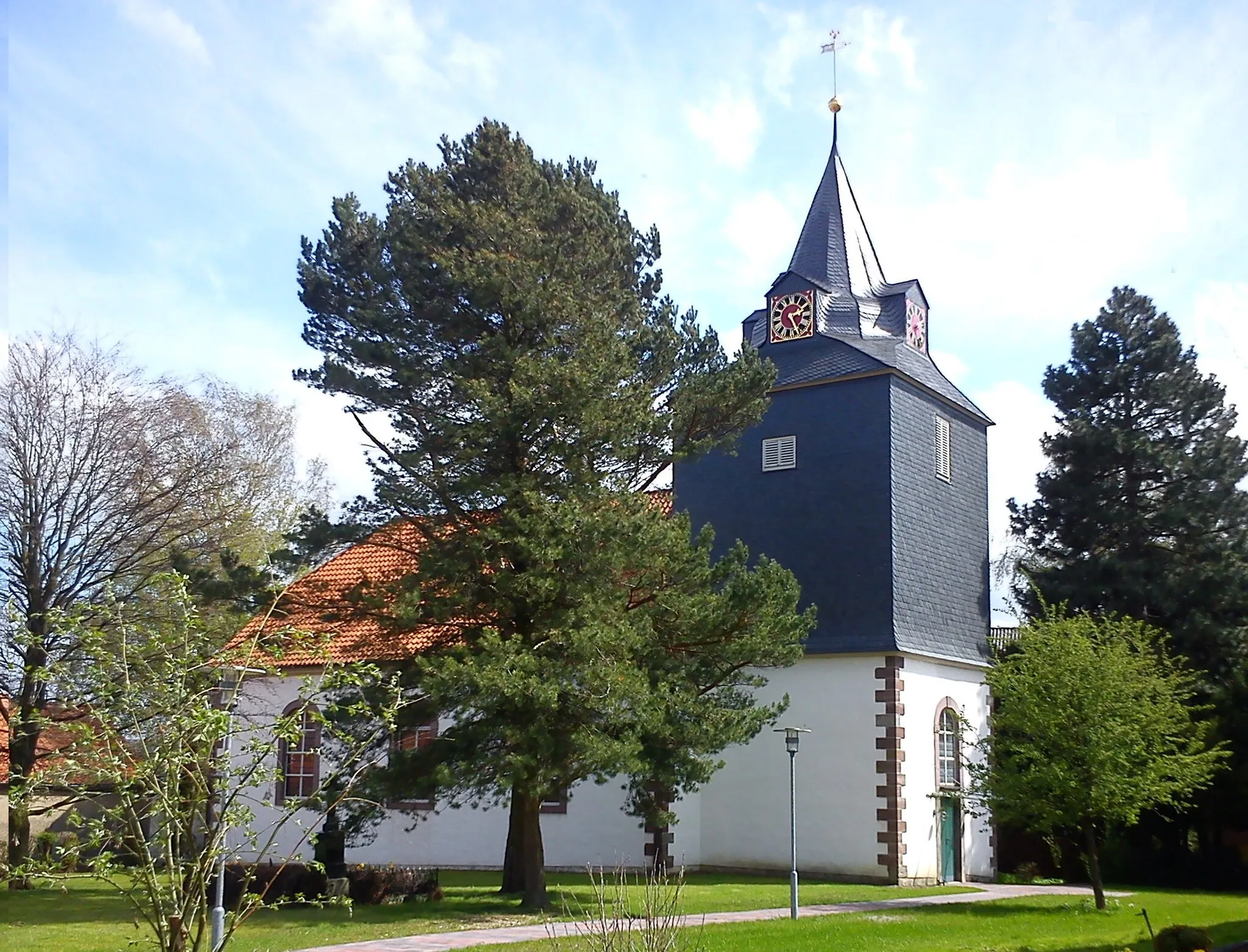 Photo showing: Die St. Peter-und-Paul-Kirche in Adenstedt, Ortsteil Sellenstedt