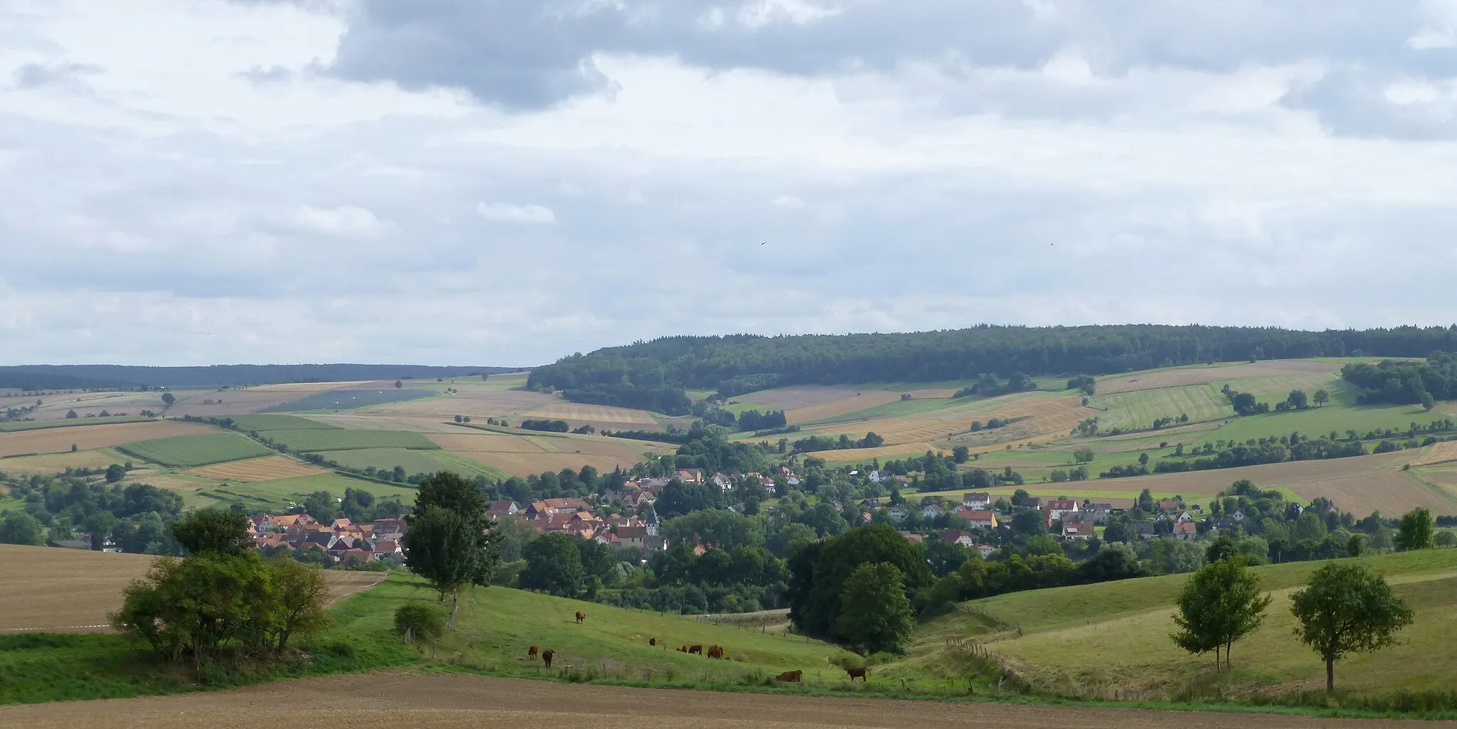 Photo showing: Blick von Norden auf Vernawahlshausen, Gemeinde Wahlsburg, Nordhessen