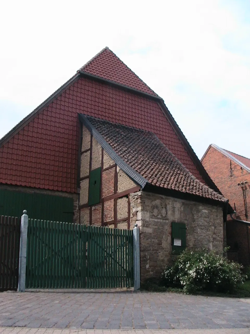 Photo showing: Barnstorf (Uehrde): ehemalige Vorwerksscheune (östl.)