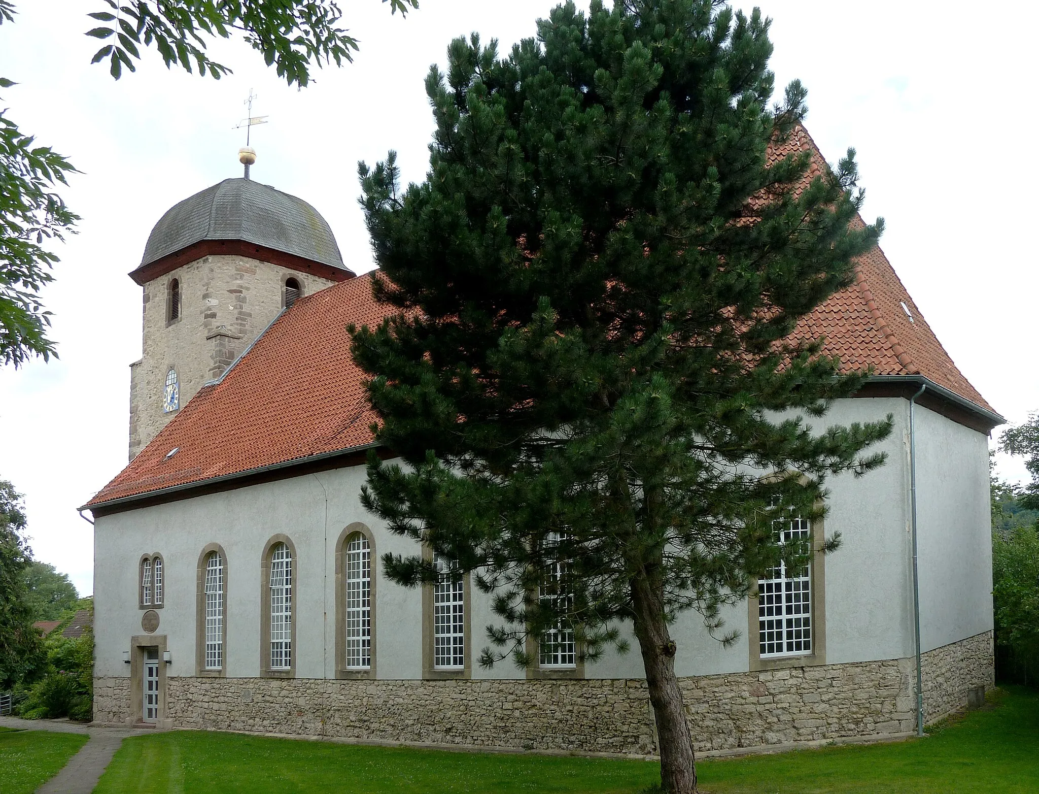 Photo showing: Ev.-luth. Kirche St. Pankratius in Barterode, Flecken Adelebsen, Niedersachsen. Kirchenschiff erbaut 1730, Turm im Kern älter.