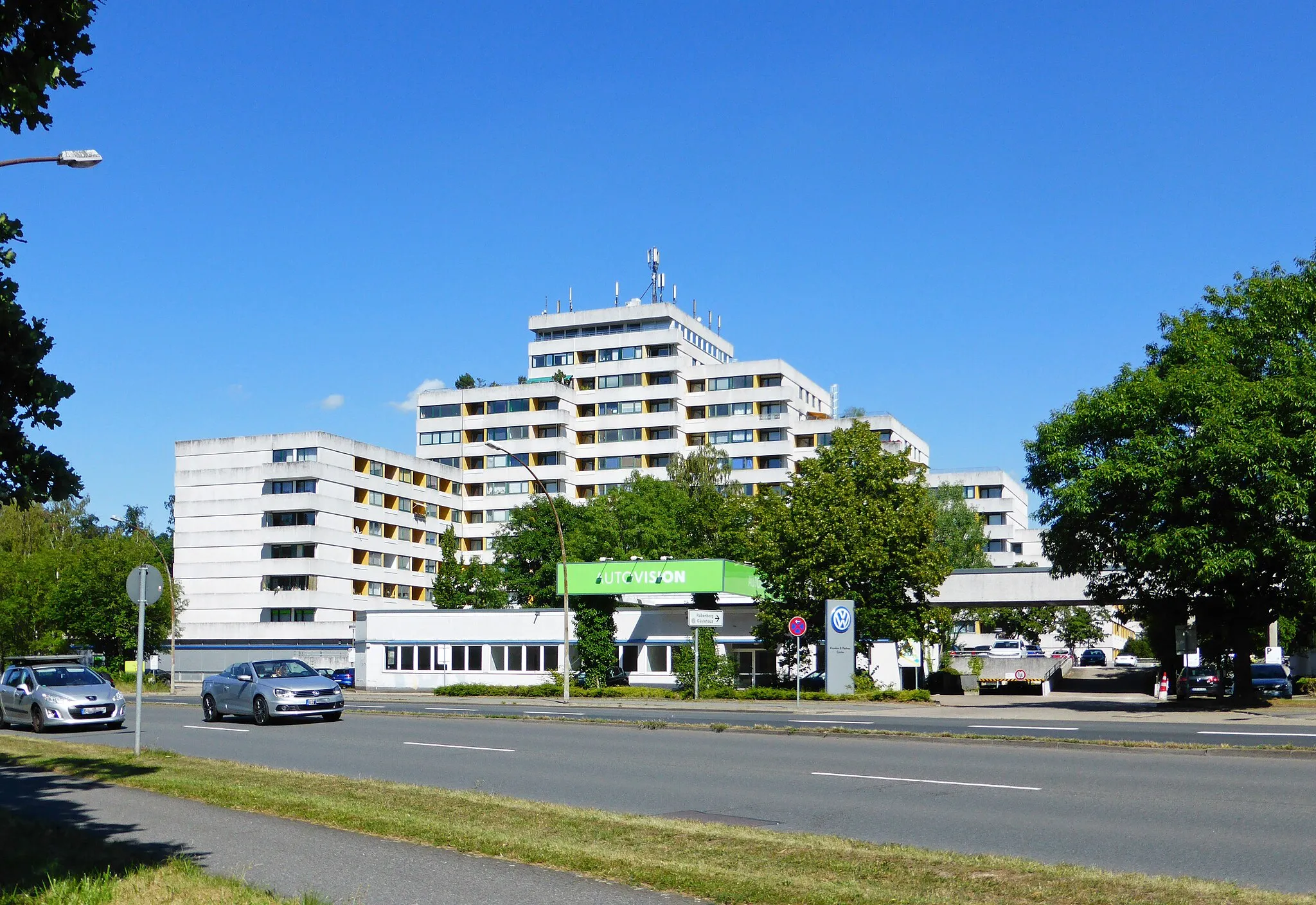 Photo showing: Burgwallcenter in Wolfsburg, von der Braunschweiger Straß aus gesehen.