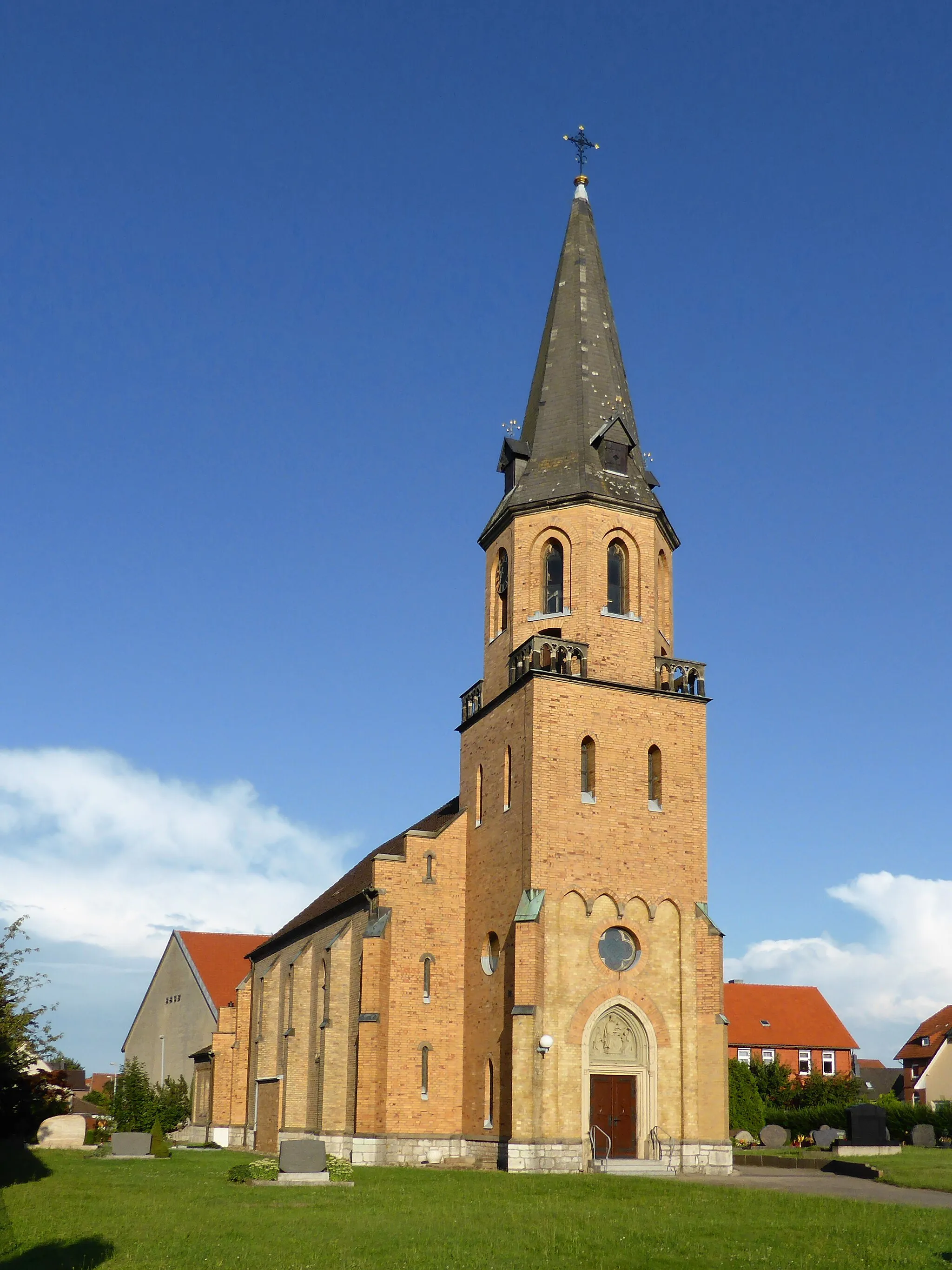 Photo showing: Katholische St.-Bernward-Kirche in Hönnersum,