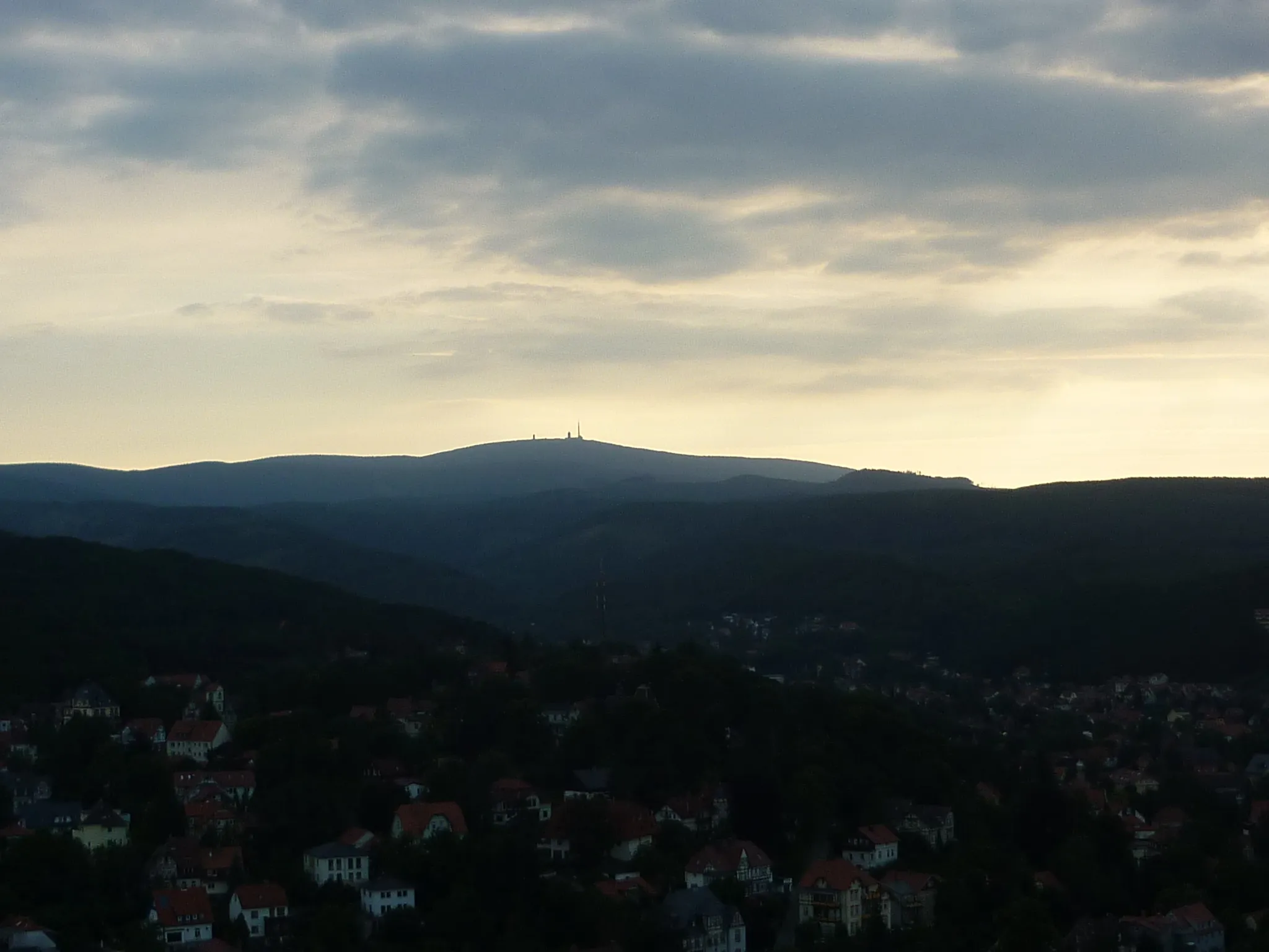 Photo showing: Brocken, viewd from Wernigerode Castle