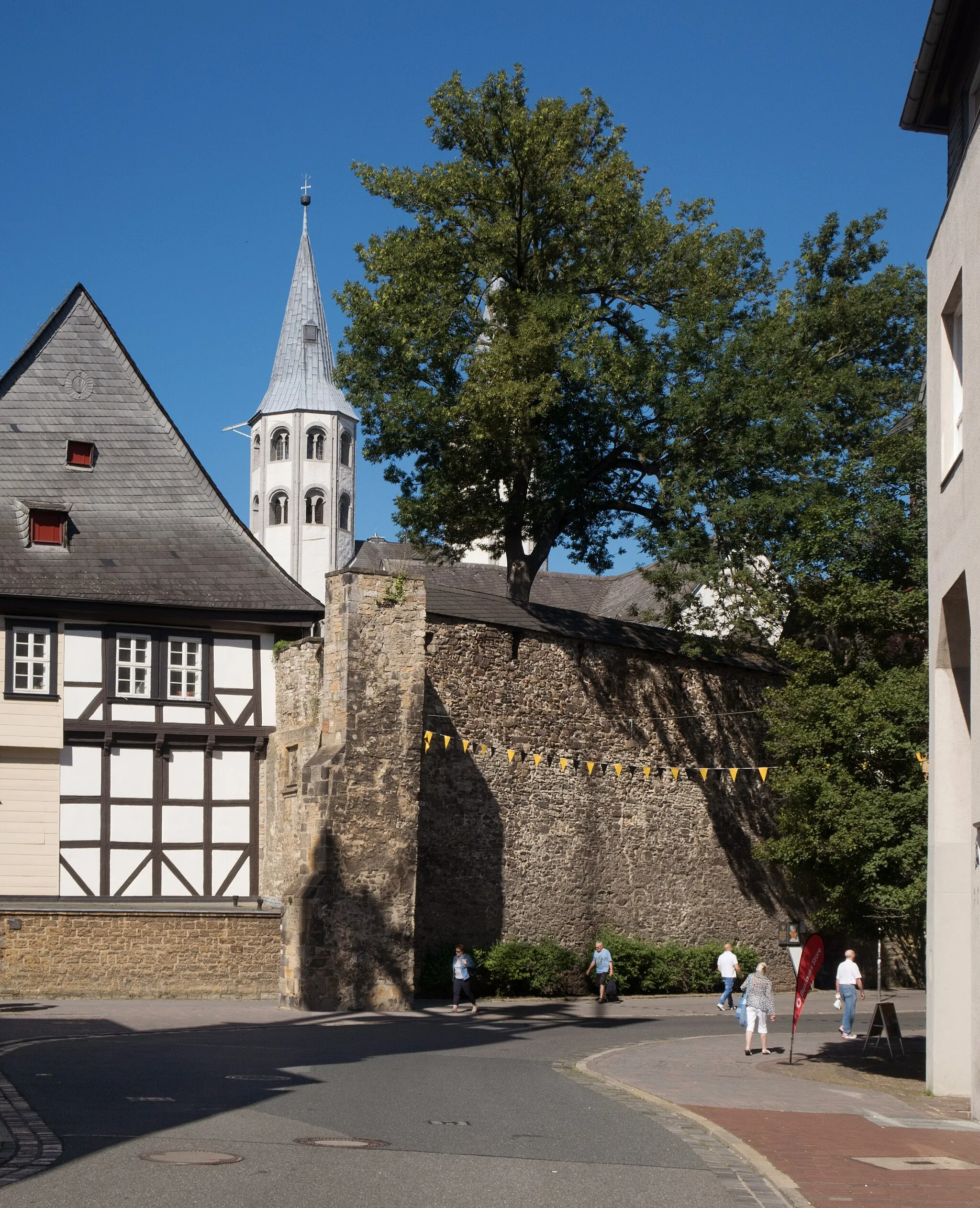 Photo showing: Goslar, churchtower (die Neuwerkkirche) from the Mauerstrasse