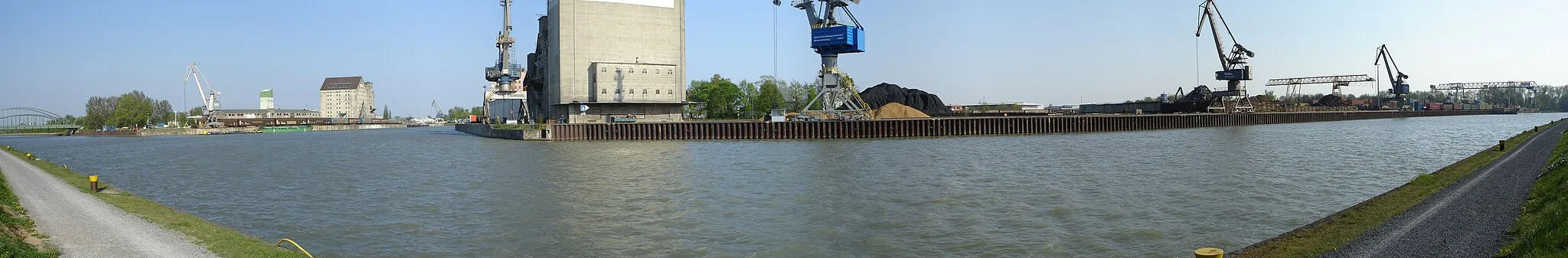 Photo showing: Panorama of the Braunschweiger Hafen near Veltenhof (Brunswick/Germany).