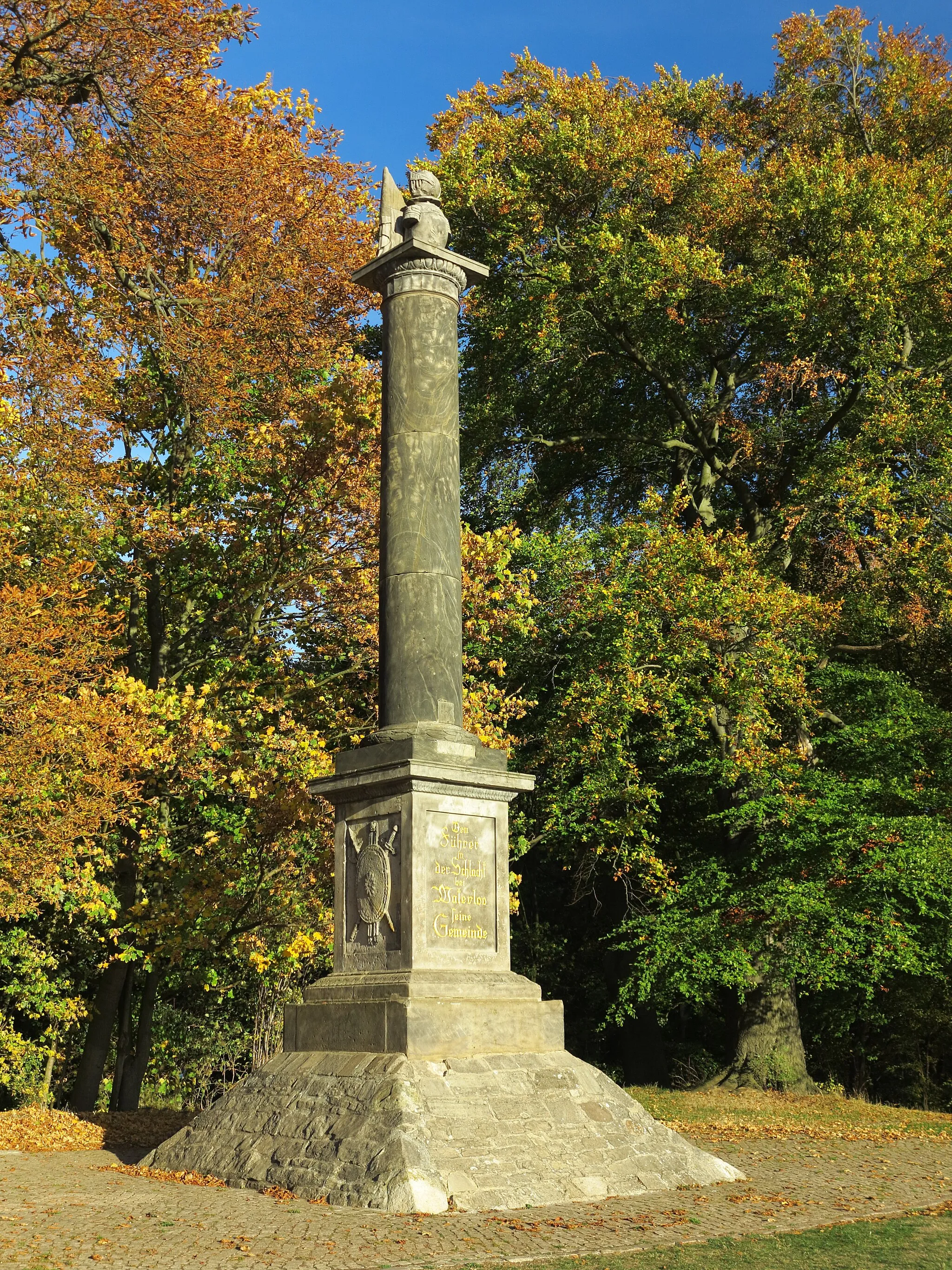 Photo showing: Brunswick, Germany: the monument to Johann Elias Olfermann, an army officer from Brunswick who had led the troops of Brunswick during the Battle of Waterloo, inaugurated on the tenth anniversary of his death 18 October 1832