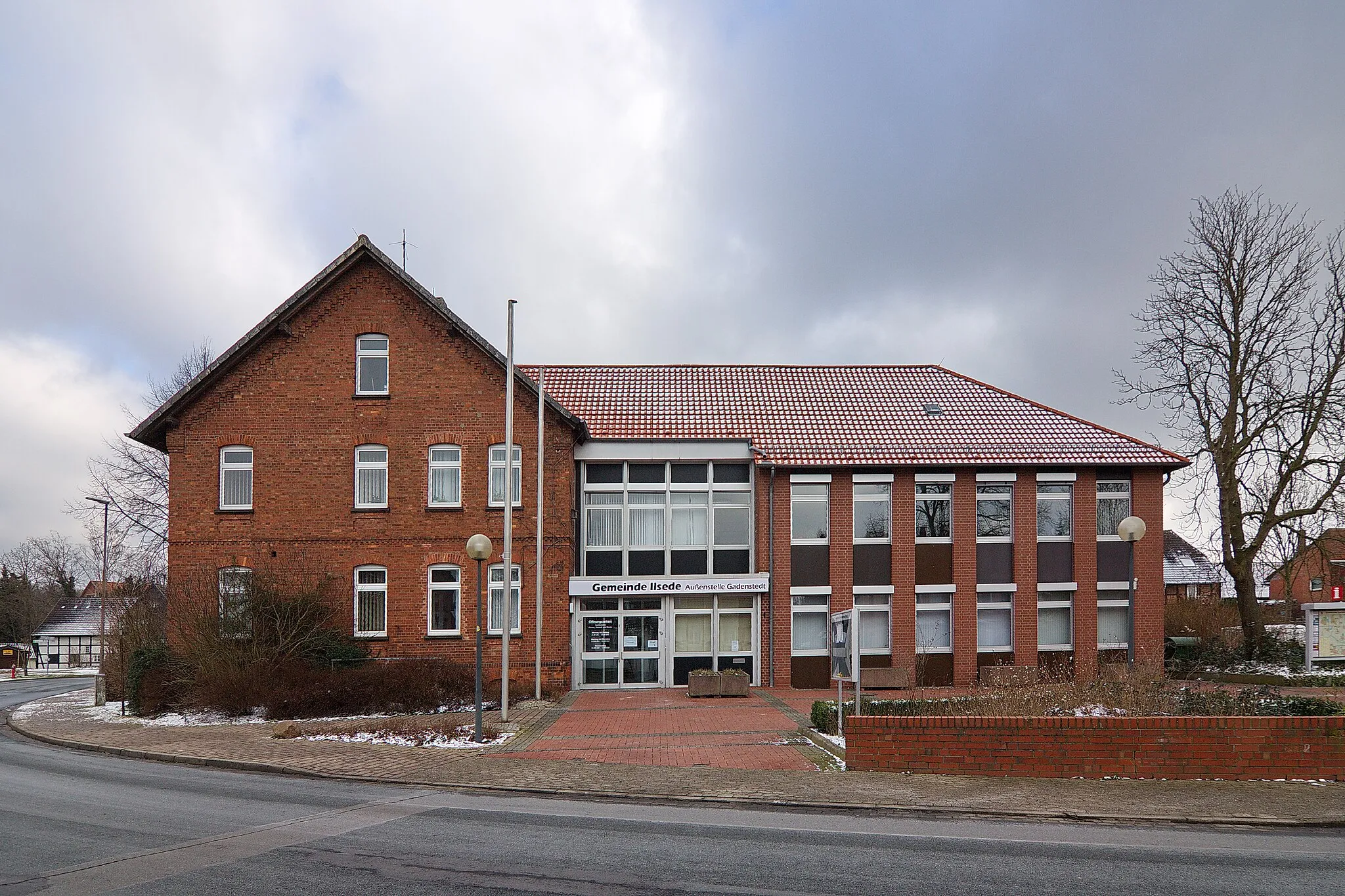 Photo showing: Ortsbild in Gadenstedt (Ilsede), Niedersachsen, Deutschland. Ehemaliges Rathaus von Lahstedt.