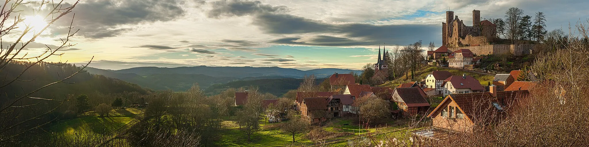 Photo showing: Ruins of Hanstein Castle