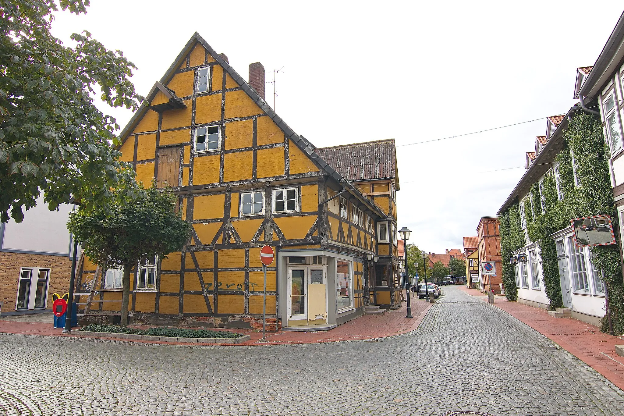 Photo showing: Das Haus Kreyenberg am ehemaligen Salzwedeler Tor (Klingentor) wurde 1640 nach einem Stadtbrand im 30jährigen Krieg errichtet.