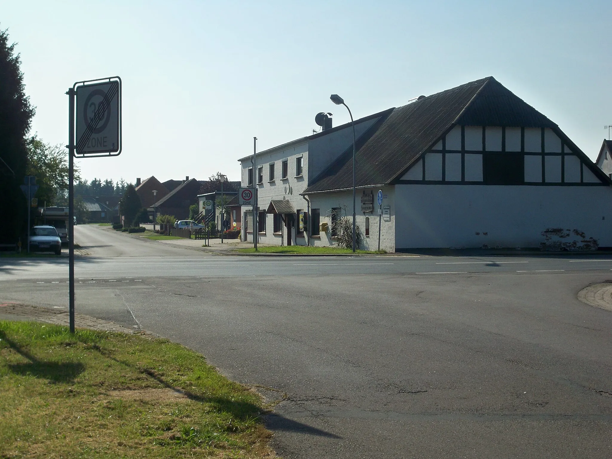 Photo showing: Ehra-Lessien, Lower Saxony, Lessien, main crossing