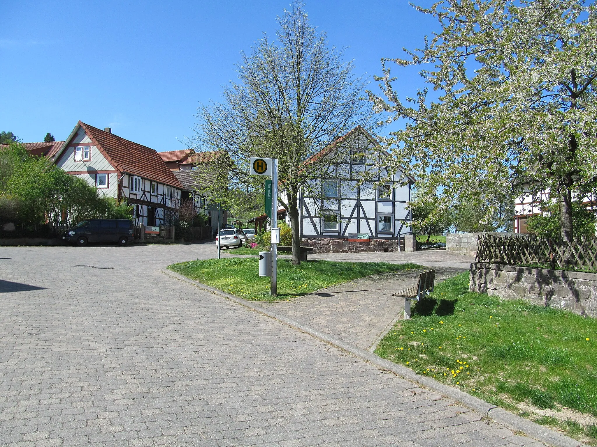 Photo showing: die Bushaltestelle Turnplatz im Forstweg in Eichenberg-Dorf