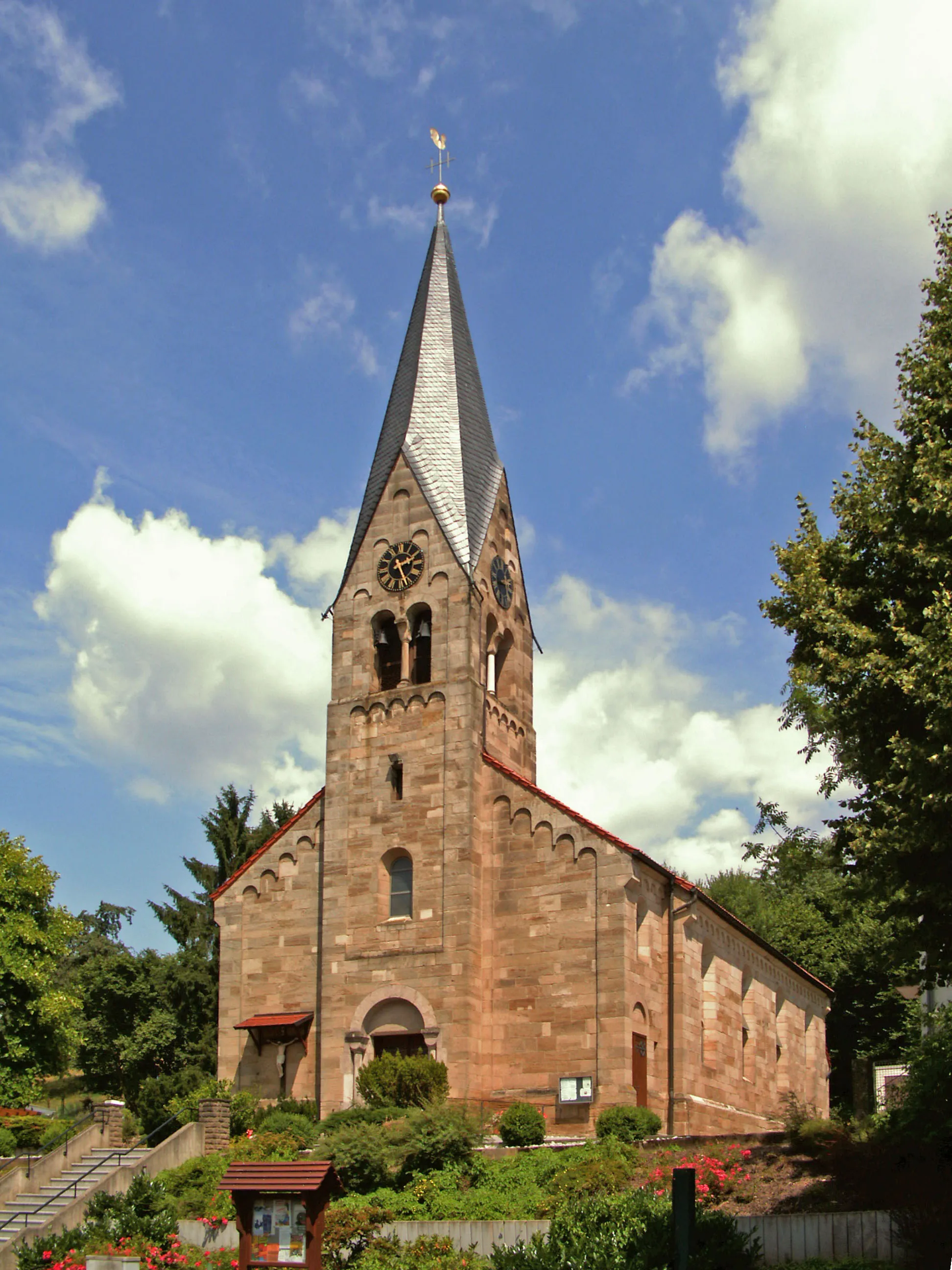 Photo showing: Katholische Kirche St. Laurentius in Langenhagen, Stadtteil von Duderstadt (Landkreis Göttingen)