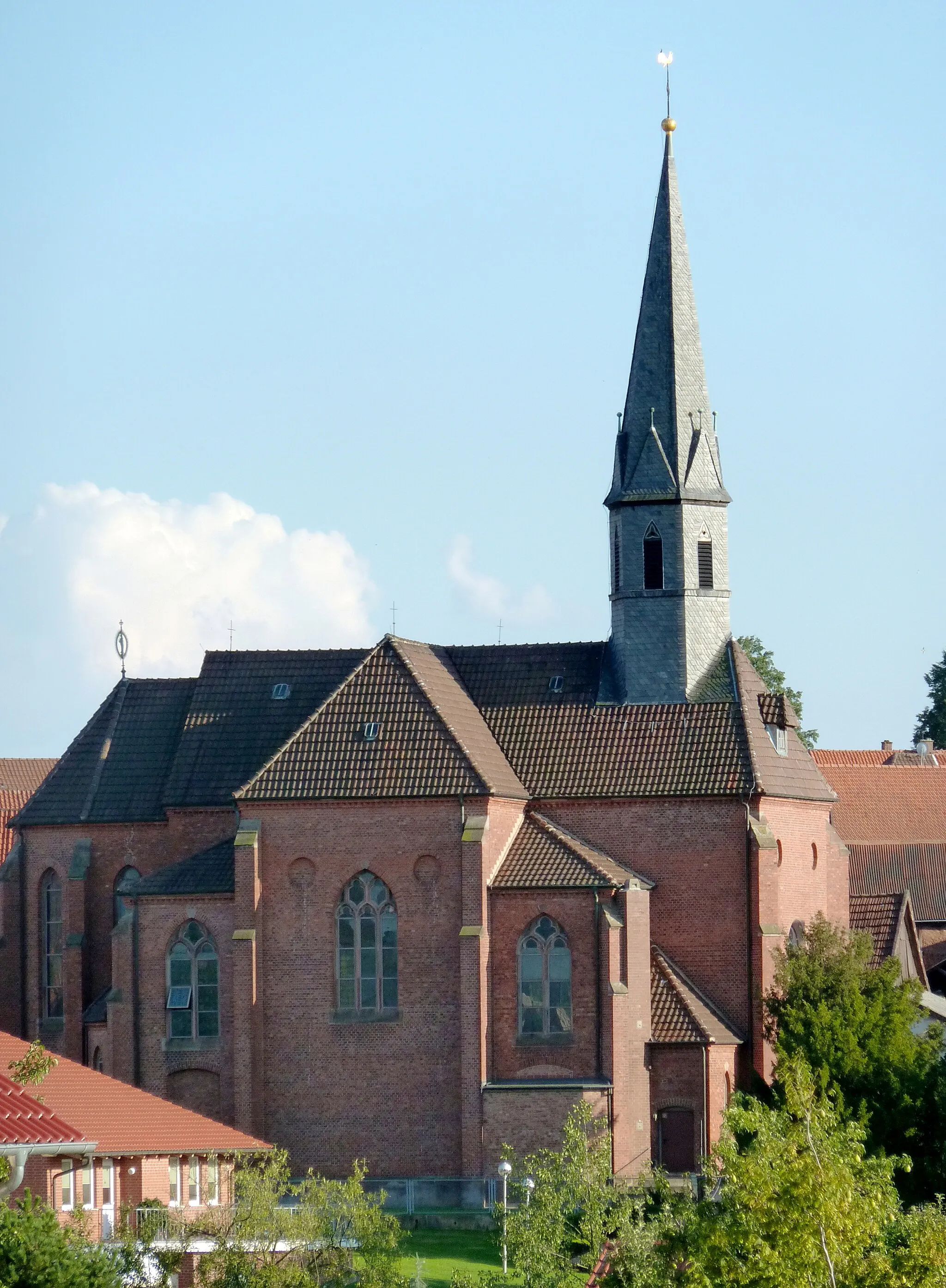Photo showing: Katholische Pfarrkirche Mariä Verkndigung in Breitenberg, Stadt Duderstadt, Niedersachsen. Neugotischer Backsteinbau, erbaut 1896 durch Paschalis Gratze anstelle des Vorgängerbaus von 1709/1780
