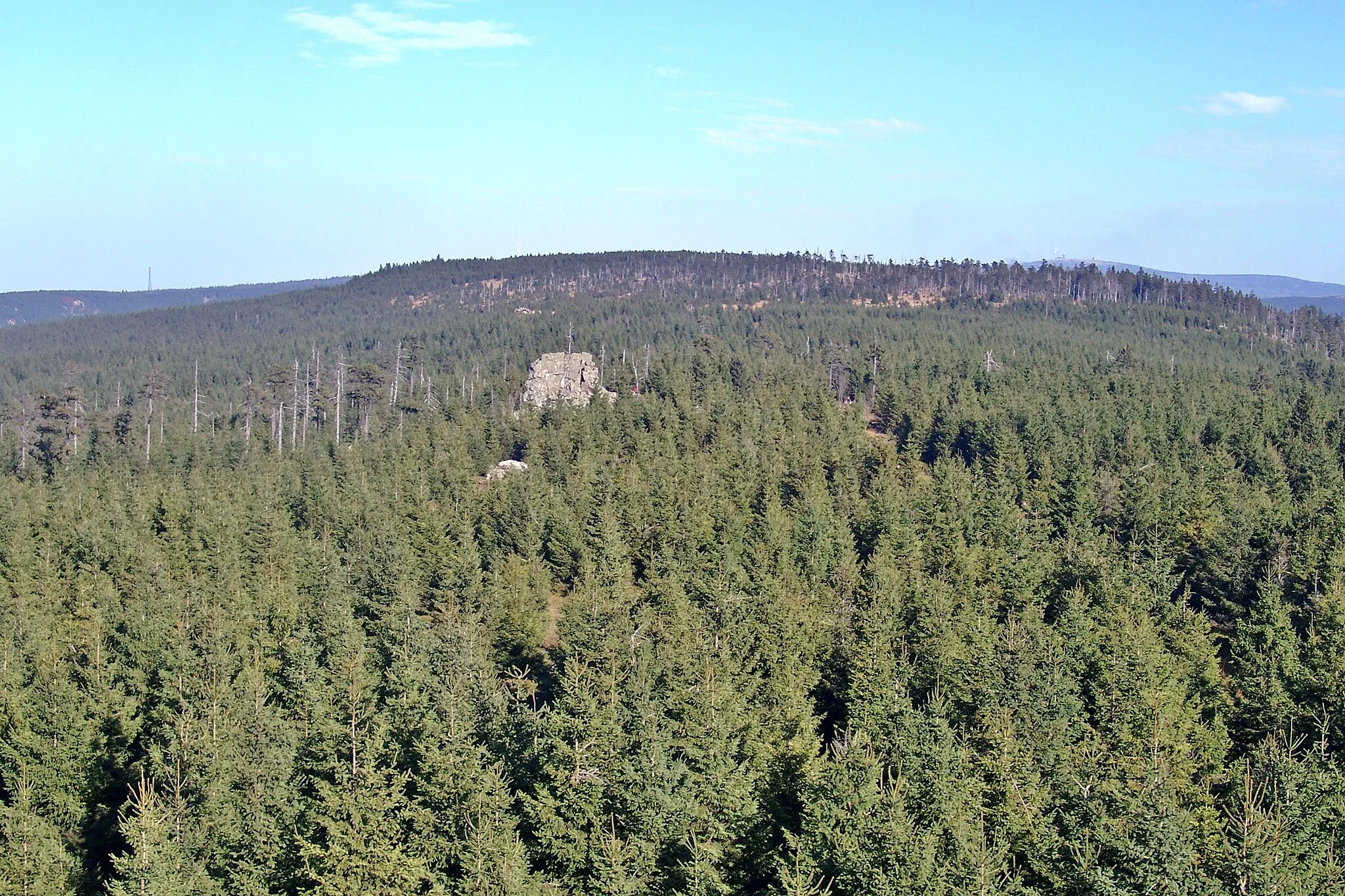 Photo showing: Auf dem Acker: Blick vom Turm der Hanskühnenburg nach Osten