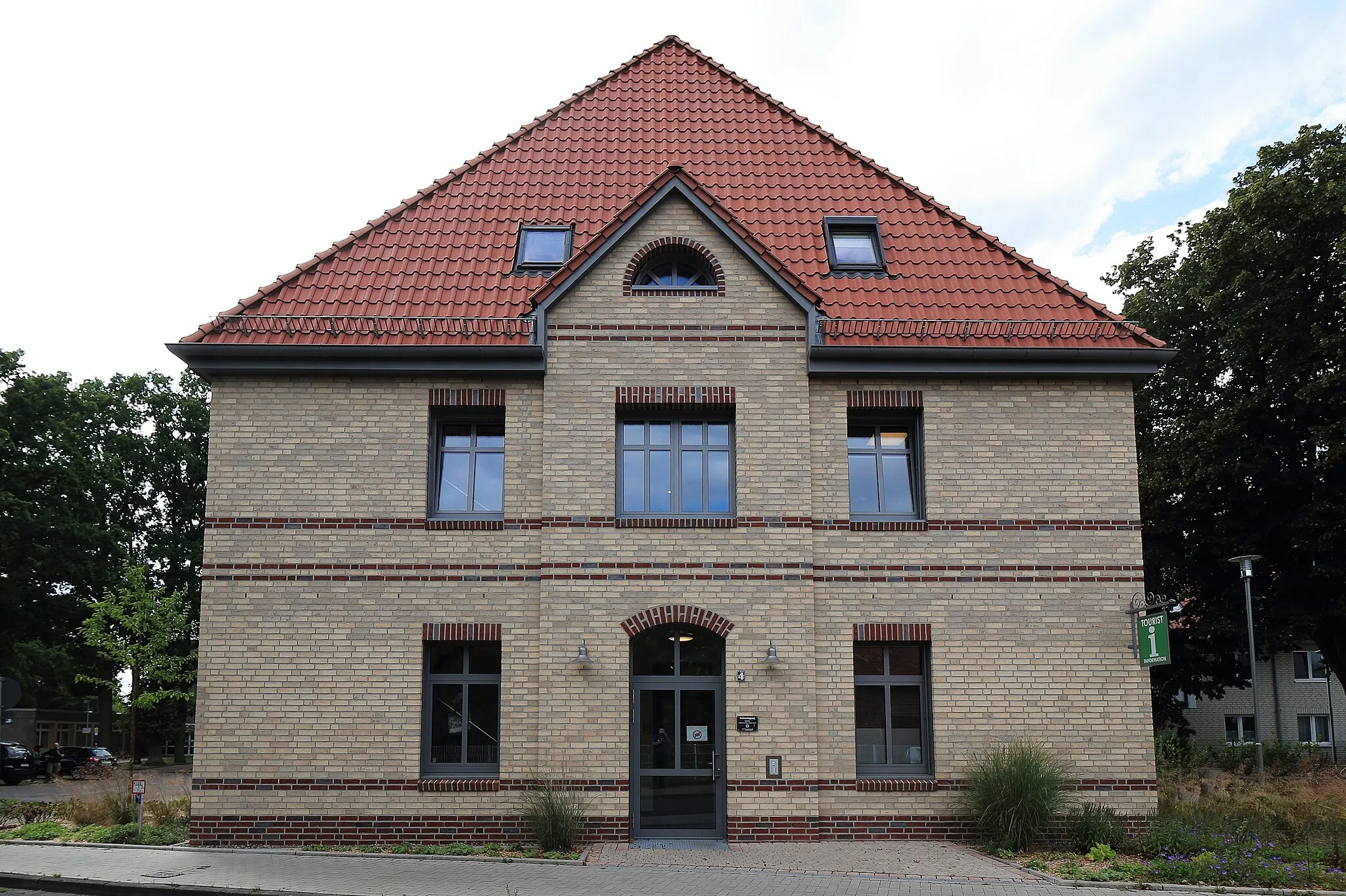 Photo showing: Touristeninformation, Winsen (Aller), Am Amtshof 4, ehemals denkmalgeschütztes Objekt, um 1880 erbaut