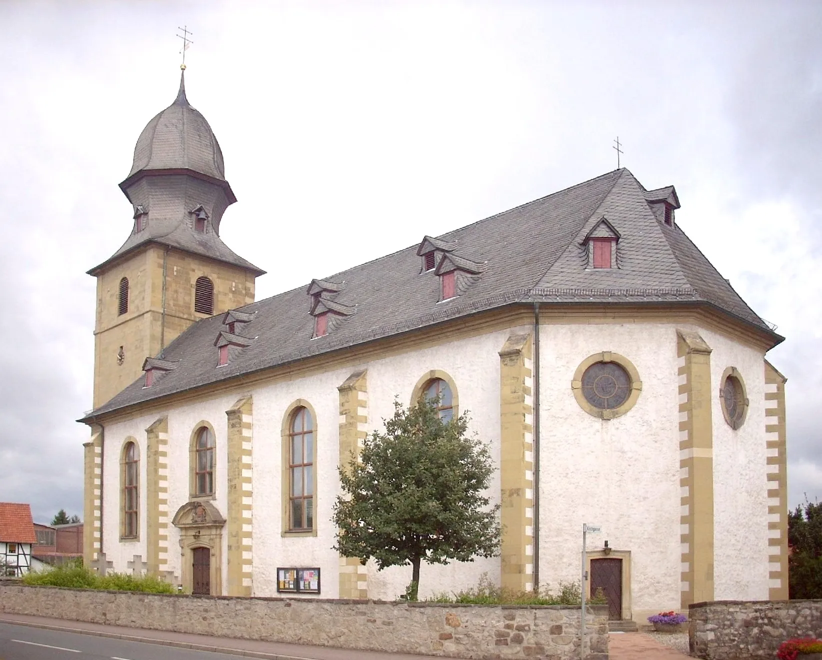 Photo showing: St. Cosmas und Damian Catholic Church, Groß Düngen (Bad Salzdetfurth)