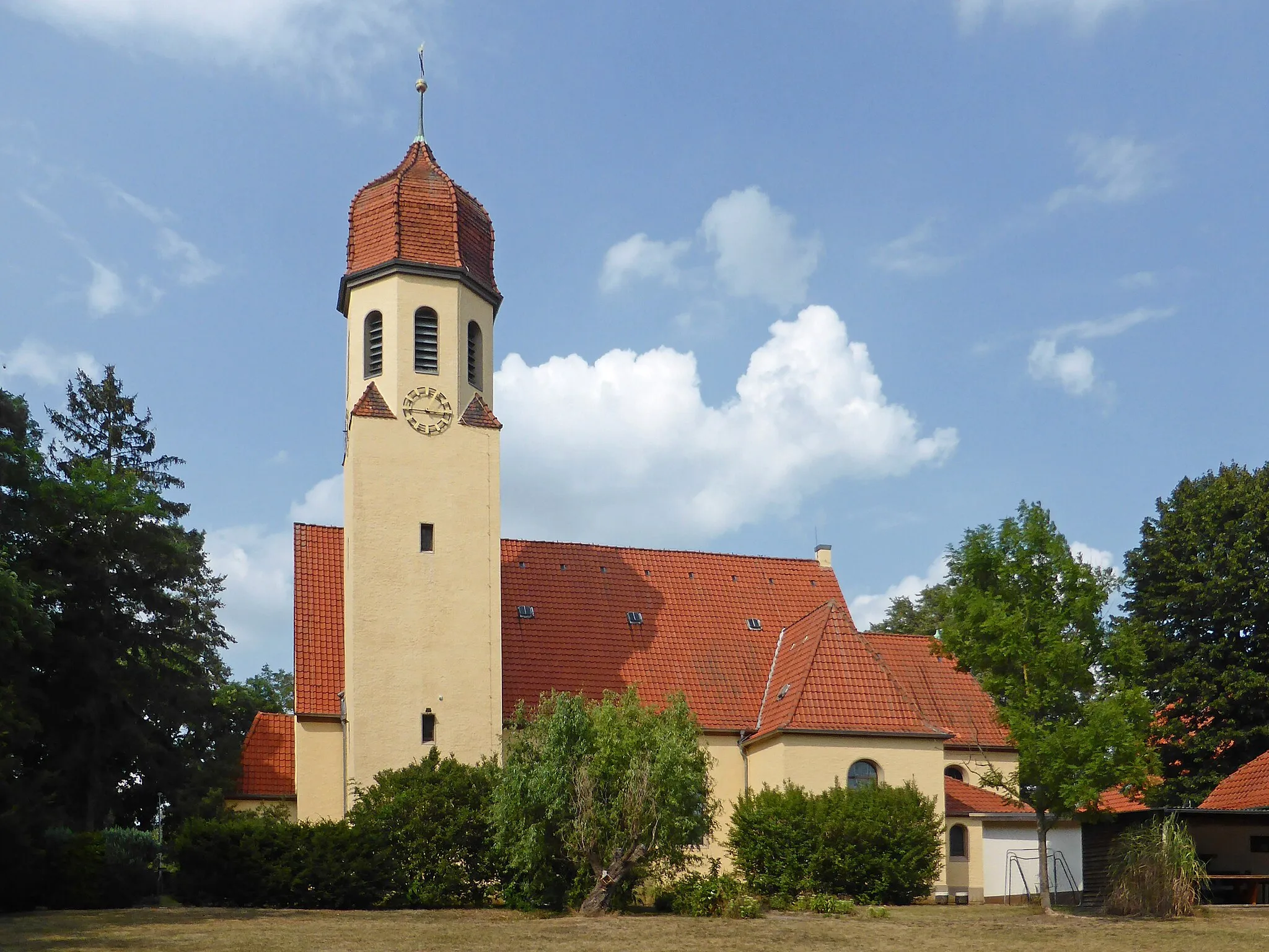 Photo showing: St.-Bernward-Kirche in Gifhorn.